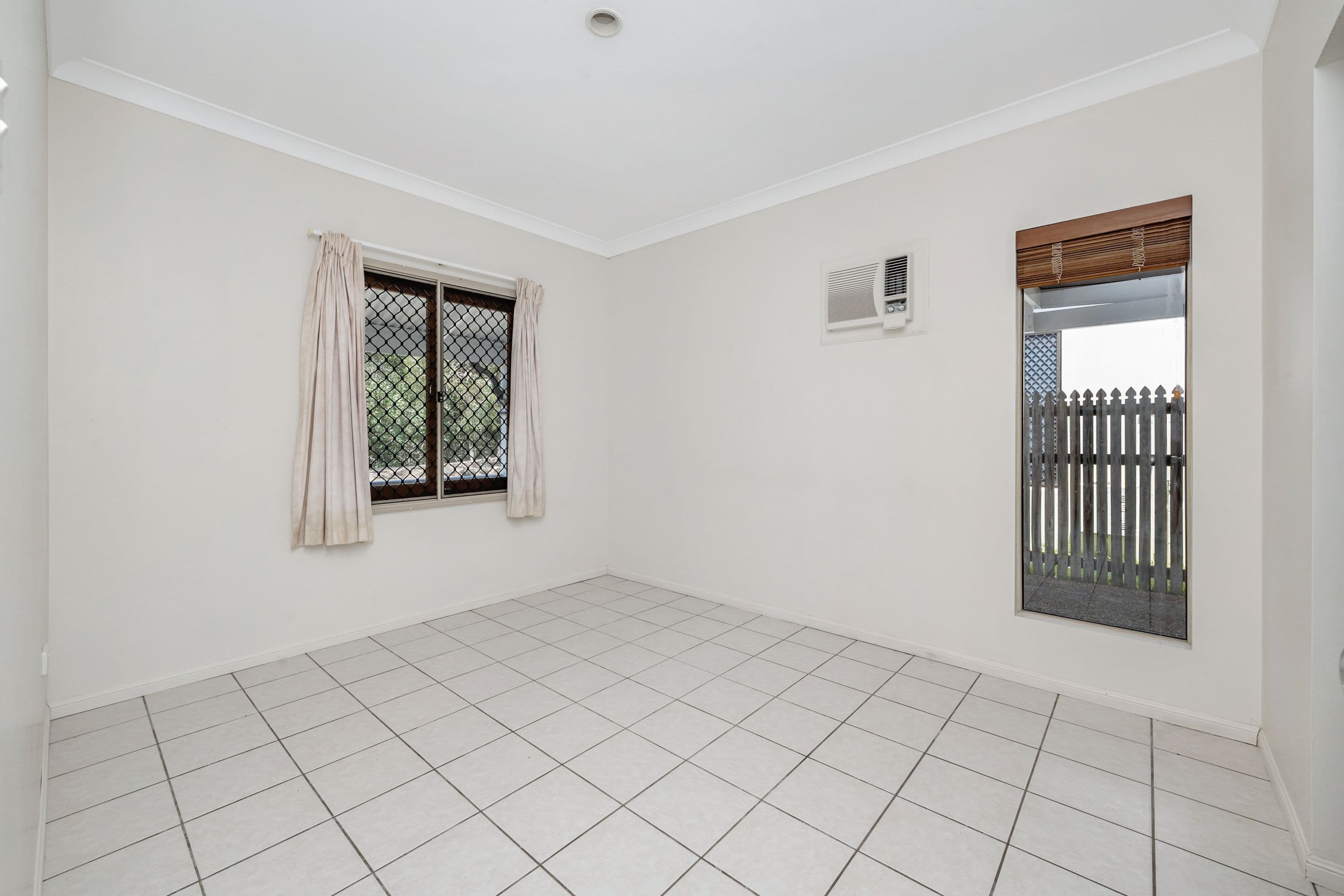 13 Southern Cross Circuit, DOUGLAS QLD 4354, Douglas - Thumbnail 5