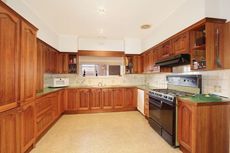 5 Tuhans Road, MOUNT WAVERLEY VIC 3149, Mount Waverley - Thumbnail 2