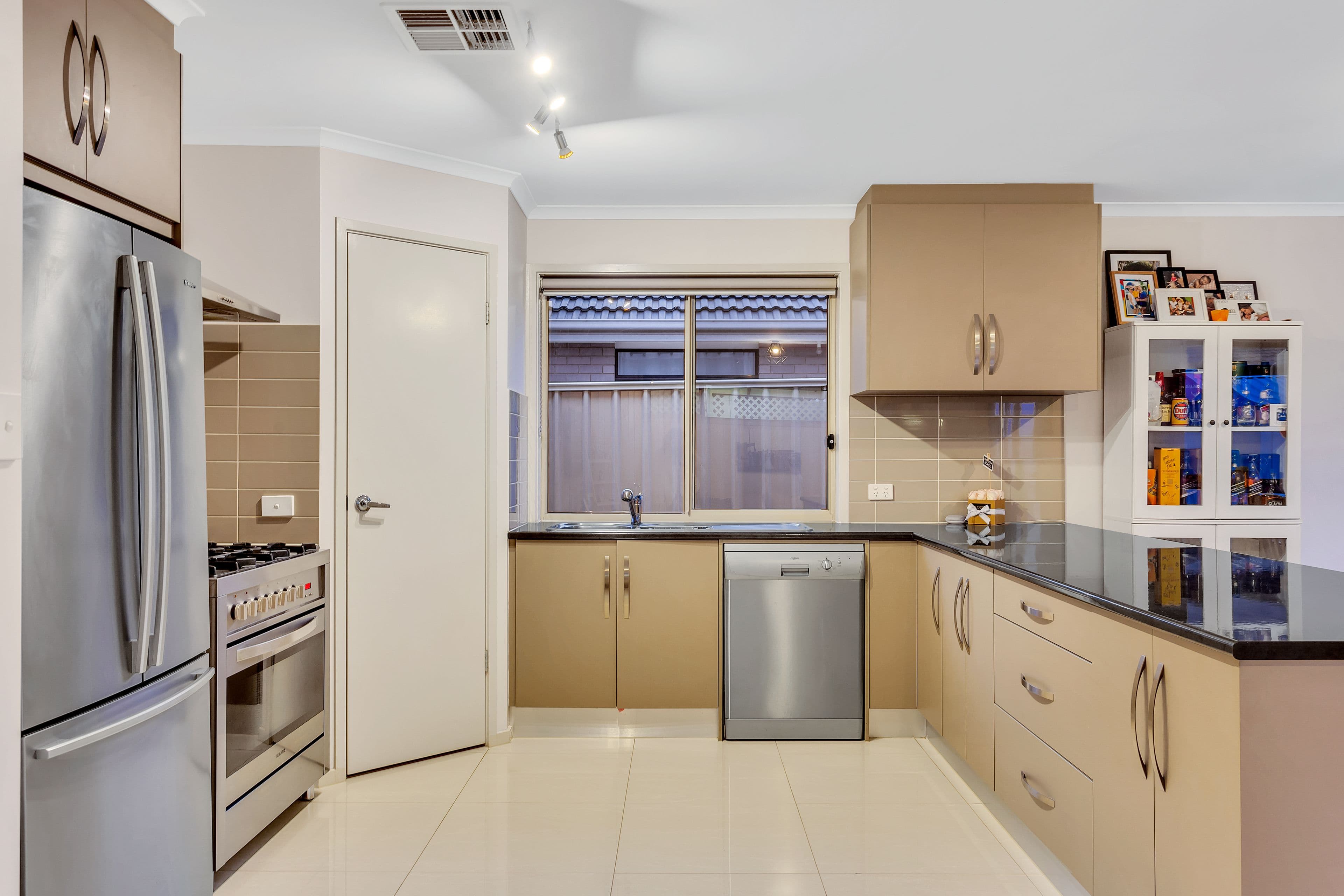 25 Lake Street, Parafield Gardens SA 5107, Parafield Gardens - Thumbnail 4