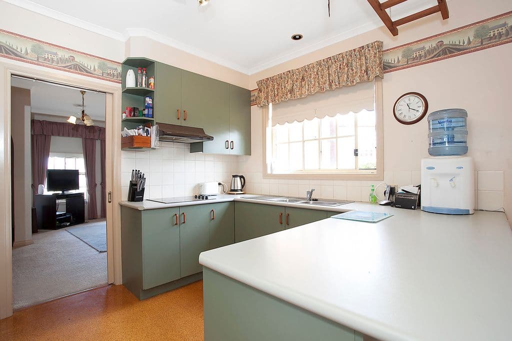 2 Melanesia Court, WARRNAMBOOL VIC 3280, Warrnambool - Thumbnail 2