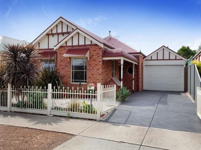 12 Conder Place, Caroline Springs - Thumbnail 2