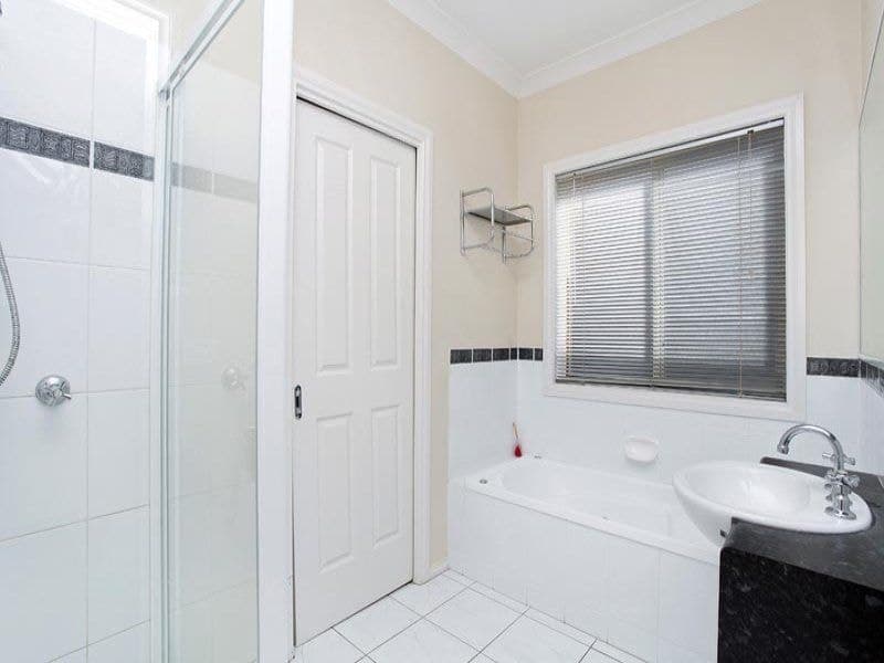 12 Conder Place, Caroline Springs - Thumbnail 8