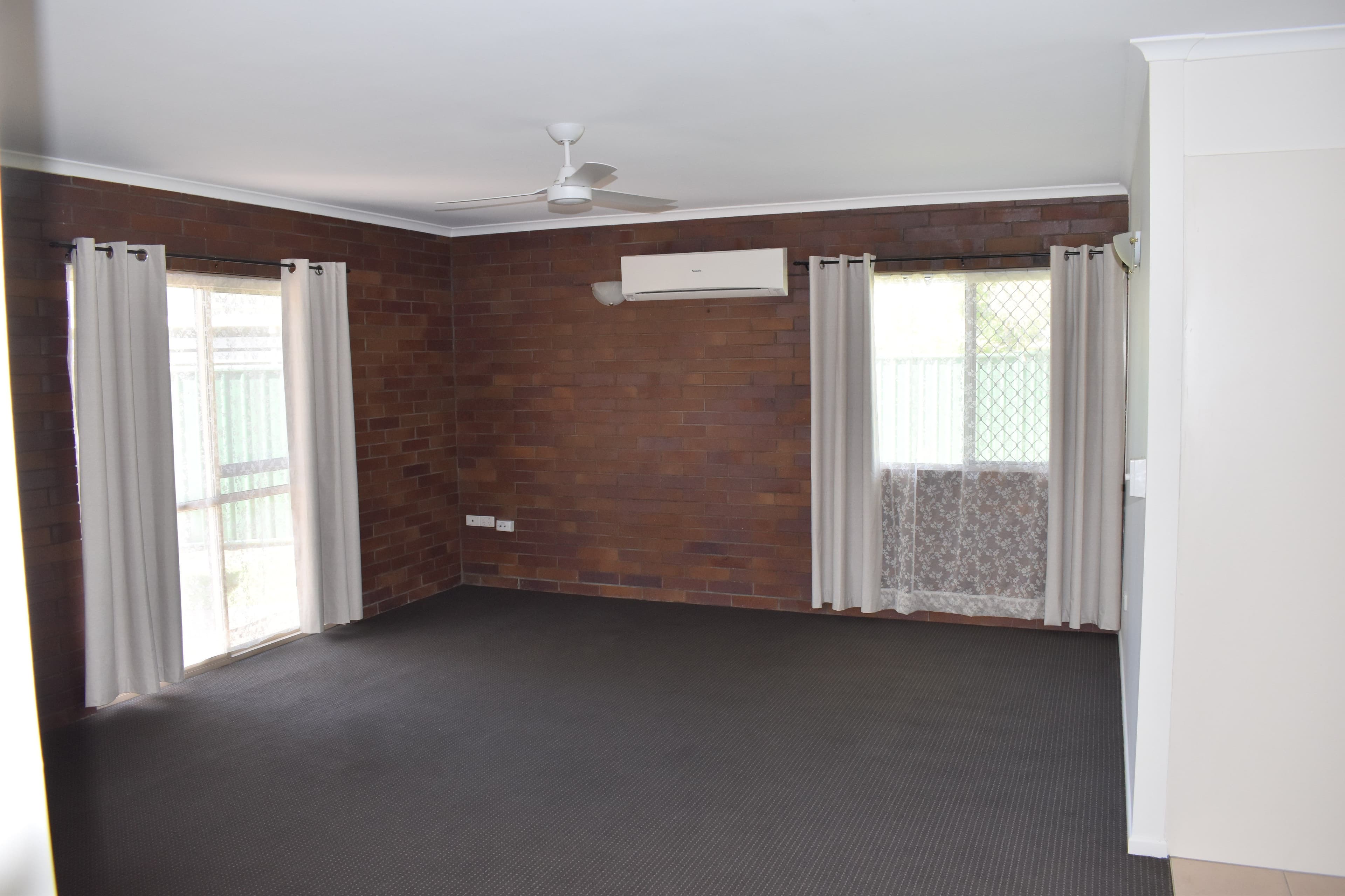 34 Dawn Crescent, Emerald QLD 4720, Emerald - Thumbnail 3
