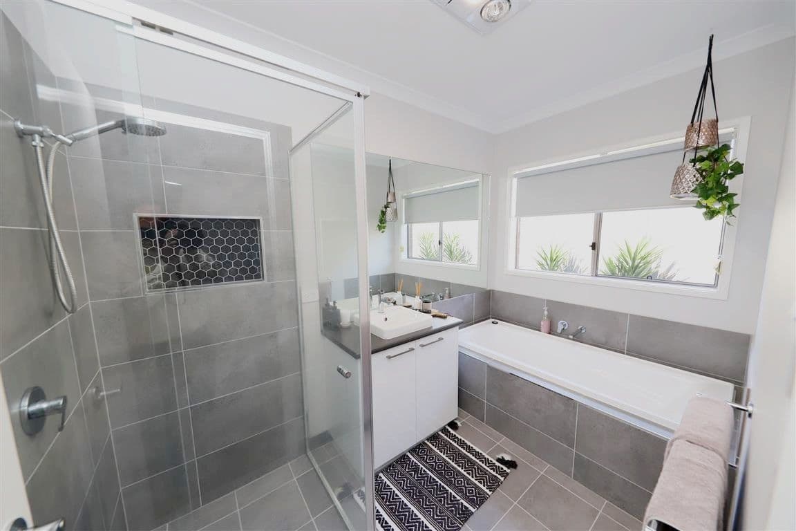 37 Bundara Crescent, Tumut NSW 2720, Tumut - Thumbnail 4