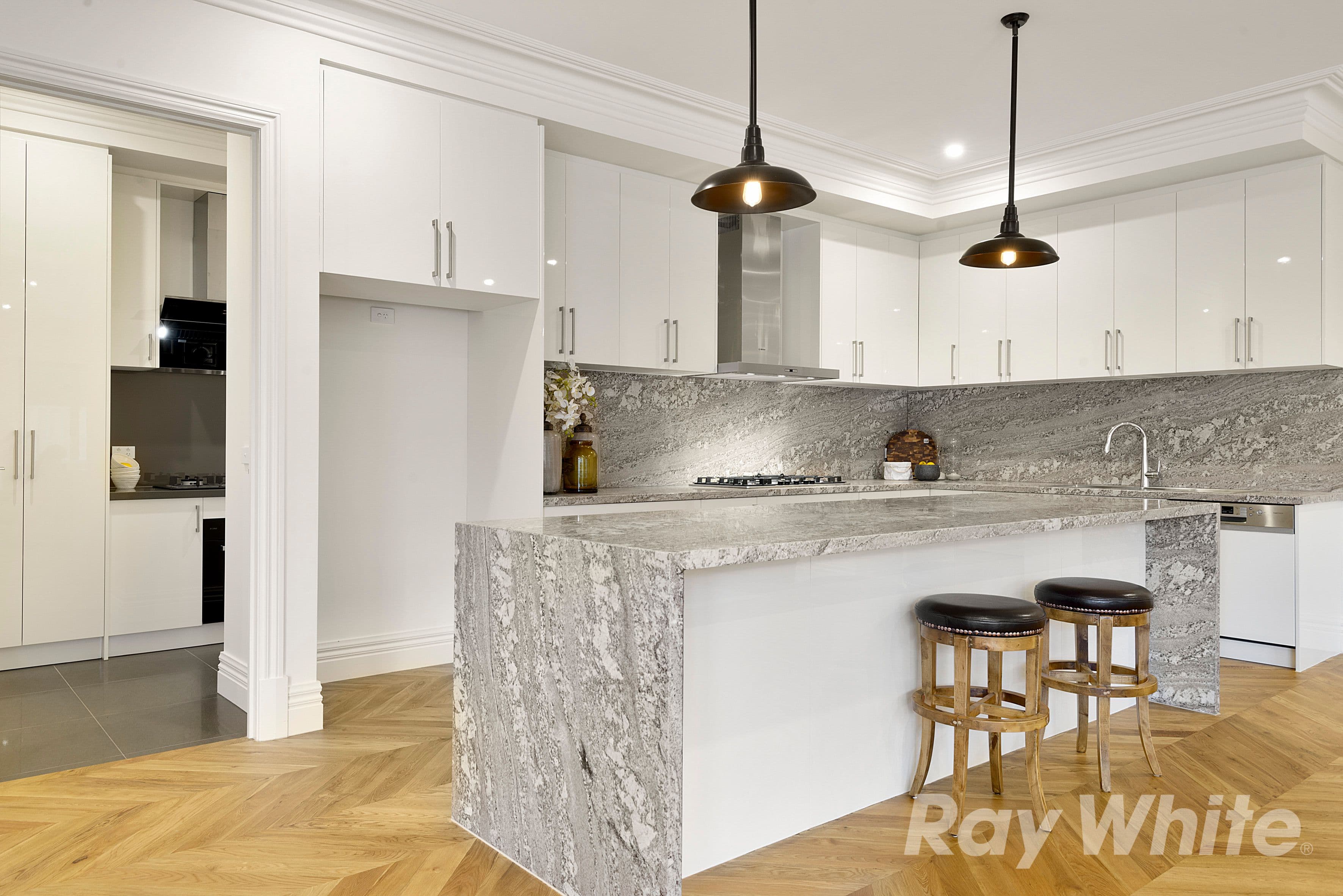 14 Kuebler Street, Glen Waverley VIC 3150, Glen Waverley - Thumbnail 4