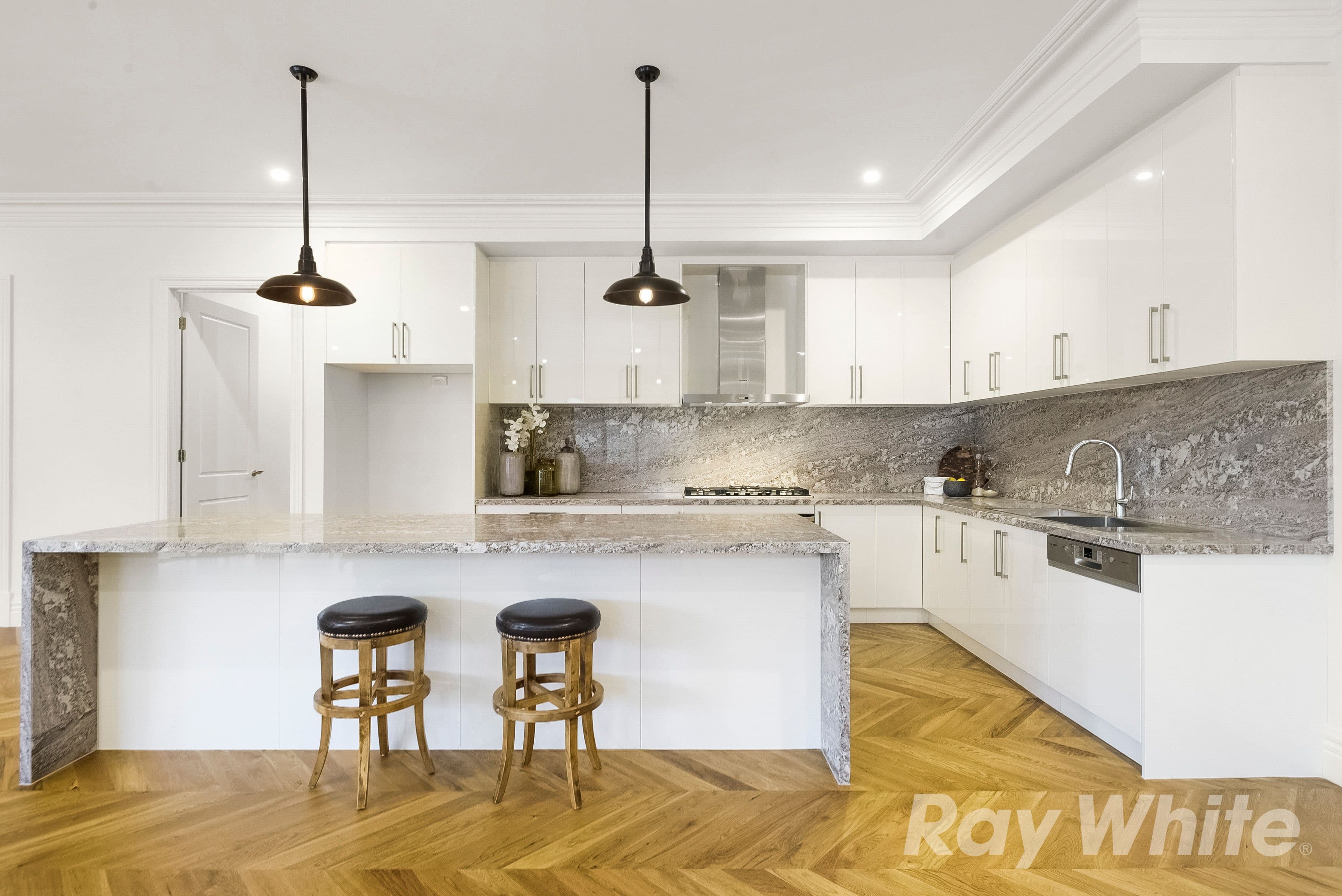 14 Kuebler Street, Glen Waverley VIC 3150, Glen Waverley - Thumbnail 5