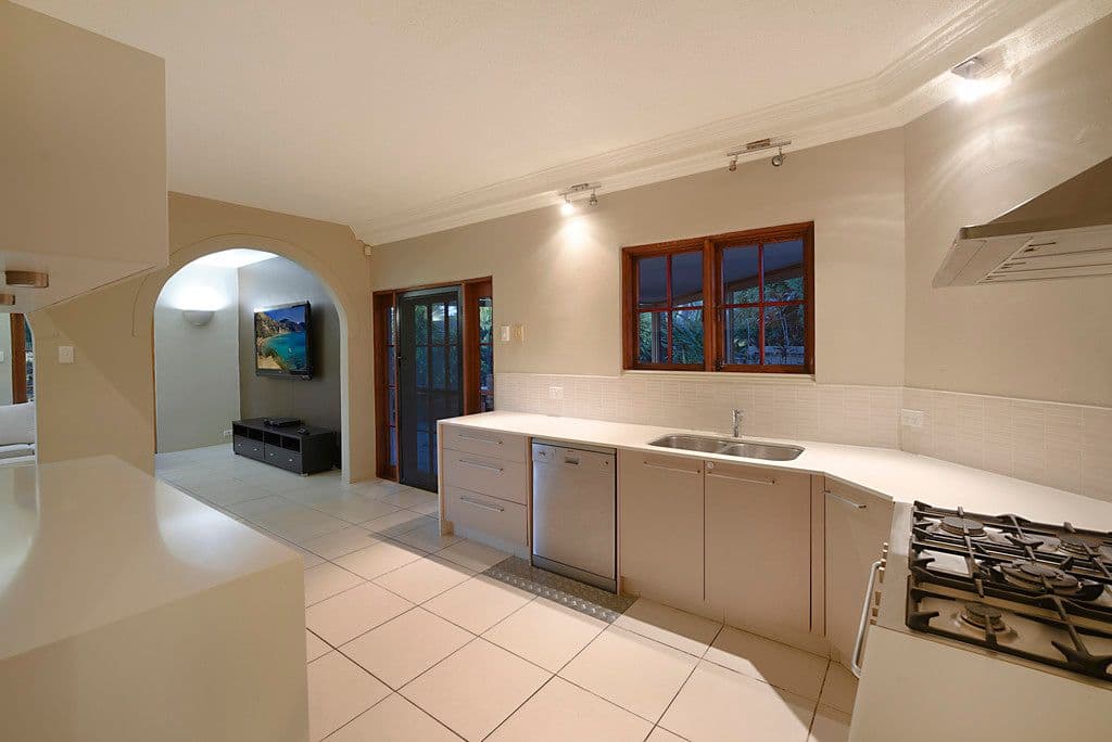 17 Dunbarton Avenue, Sorrento QLD 4217, Sorrento - Thumbnail 7