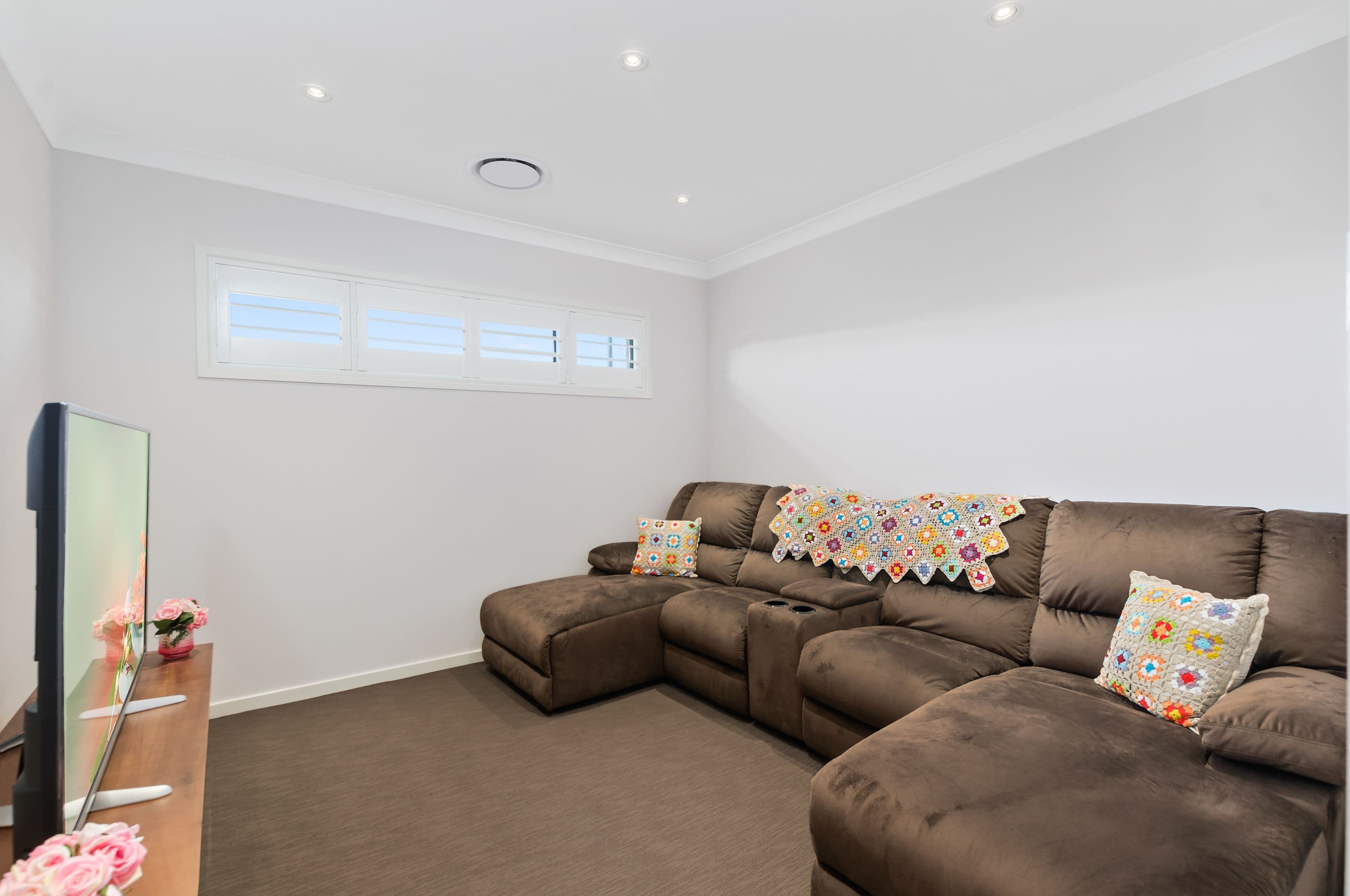 1 Tallawarra Crescent, Haywards Bay - Thumbnail 4
