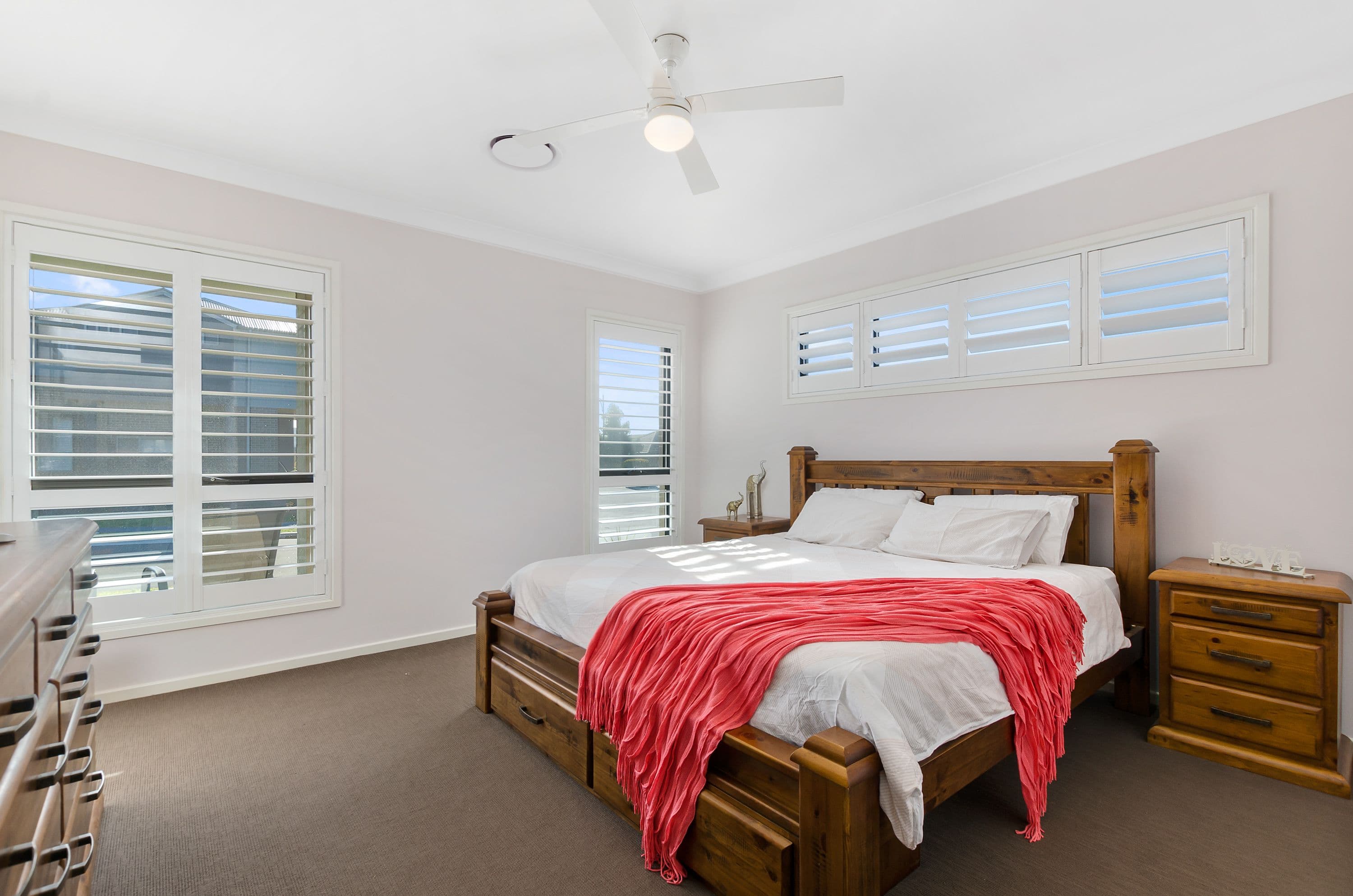 1 Tallawarra Crescent, Haywards Bay - Thumbnail 5