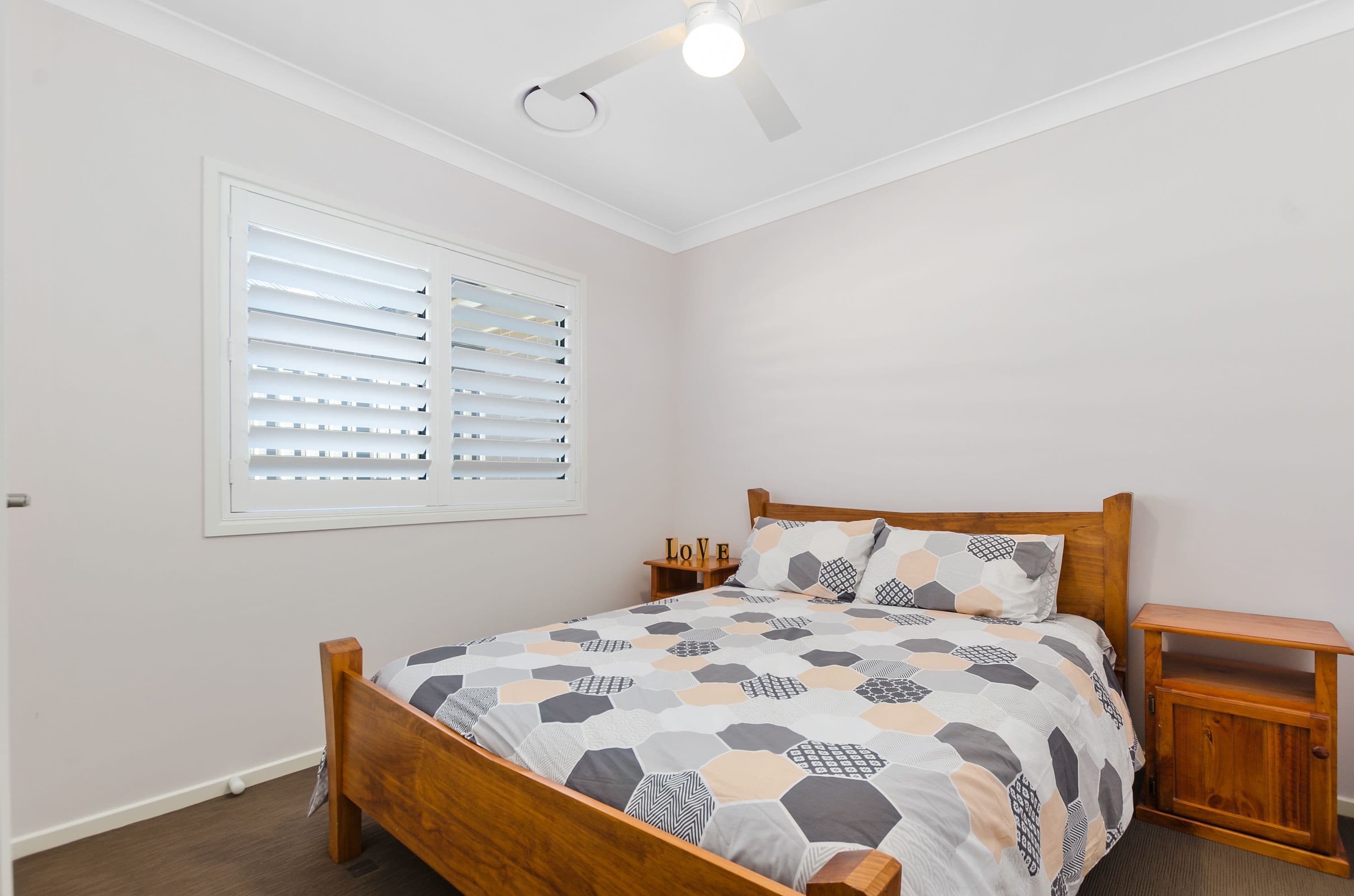 1 Tallawarra Crescent, Haywards Bay - Thumbnail 8
