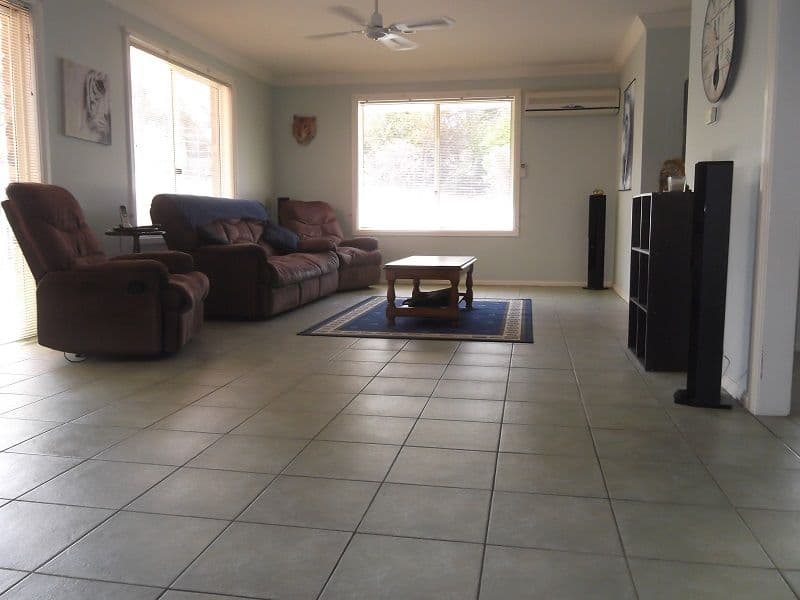 9 London Drive, COWRA NSW 2794, Cowra - Thumbnail 2