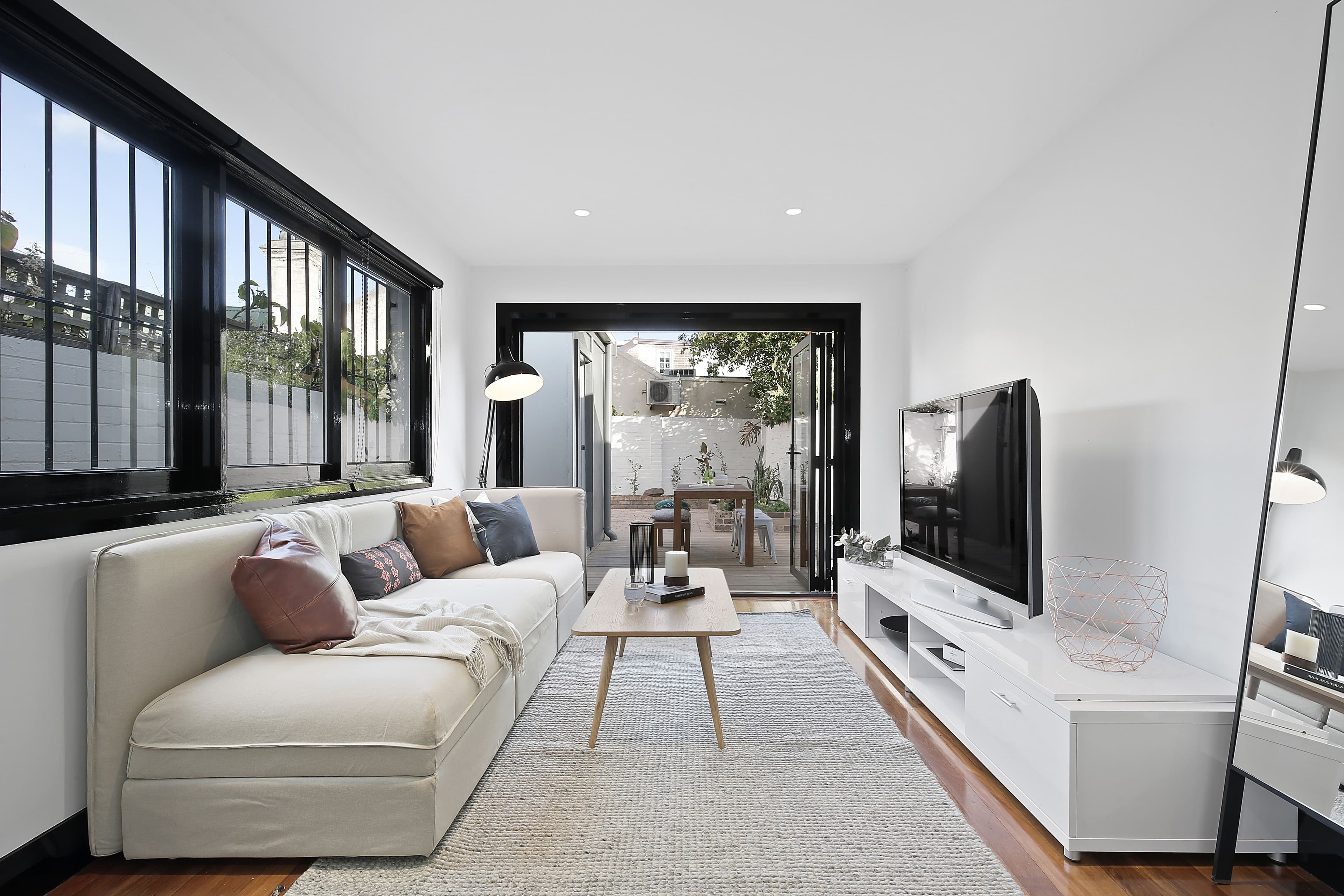 3 St John Street, Newtown - Thumbnail 3