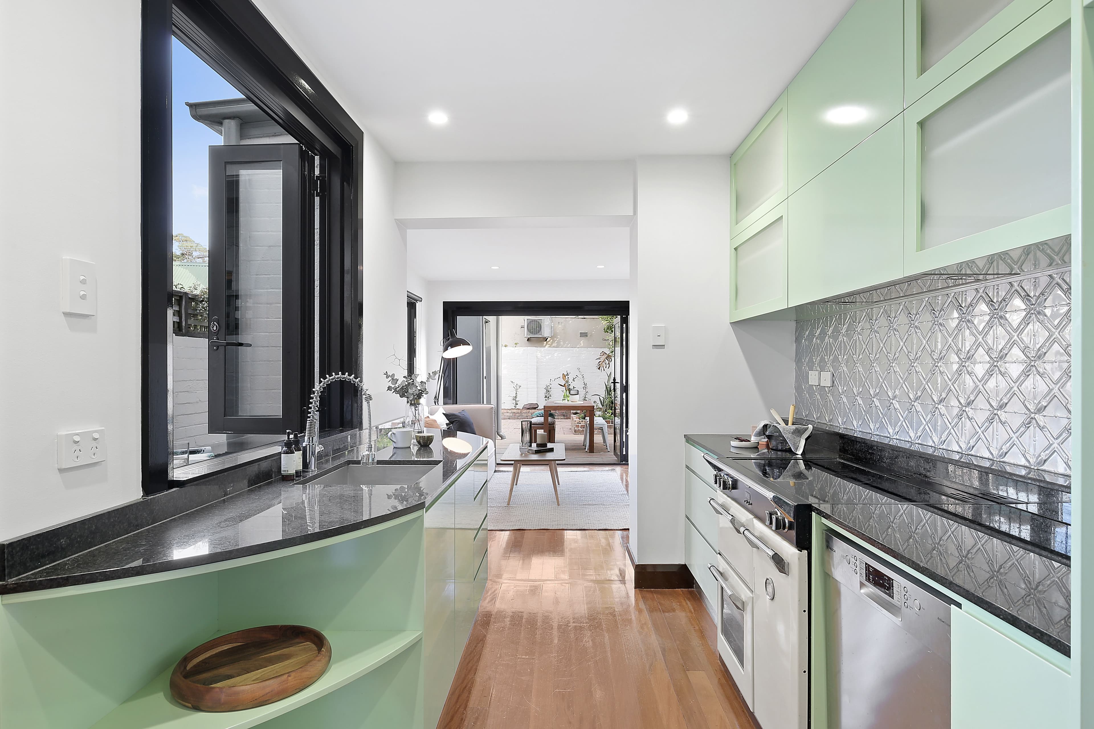 3 St John Street, Newtown - Thumbnail 5