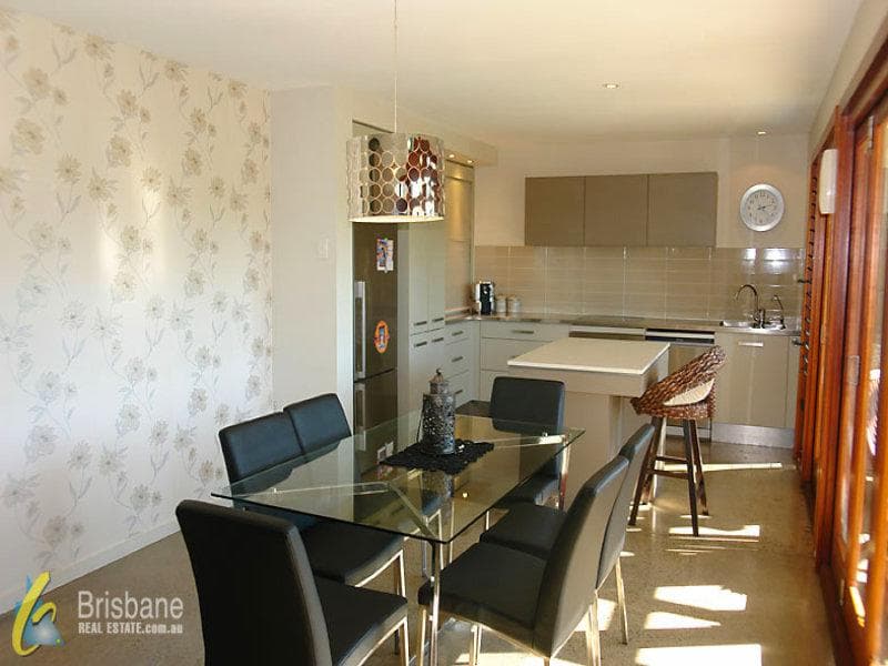 14 Roxburgh Street,  Kenmore, Kenmore - Thumbnail 3
