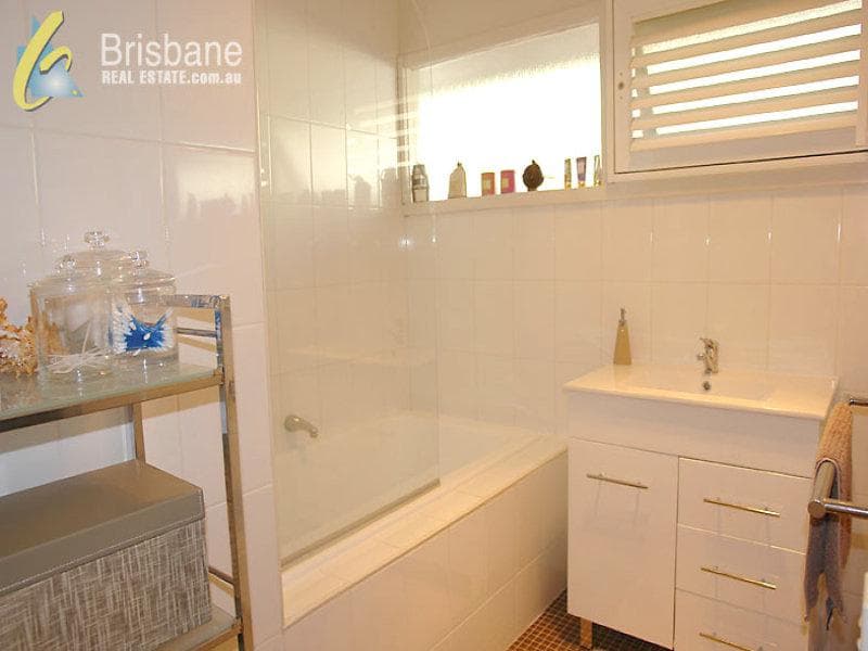 14 Roxburgh Street,  Kenmore, Kenmore - Thumbnail 8