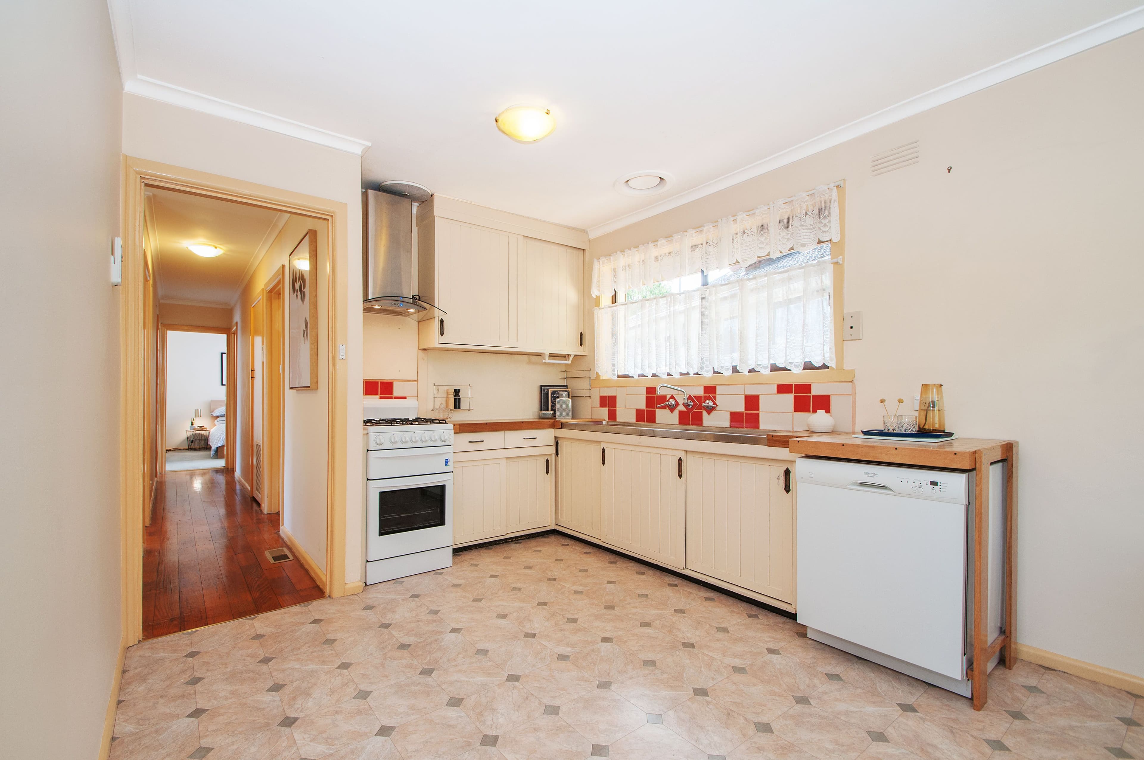 18 Greenville Street, Mooroolbark VIC 3138, Mooroolbark - Thumbnail 4