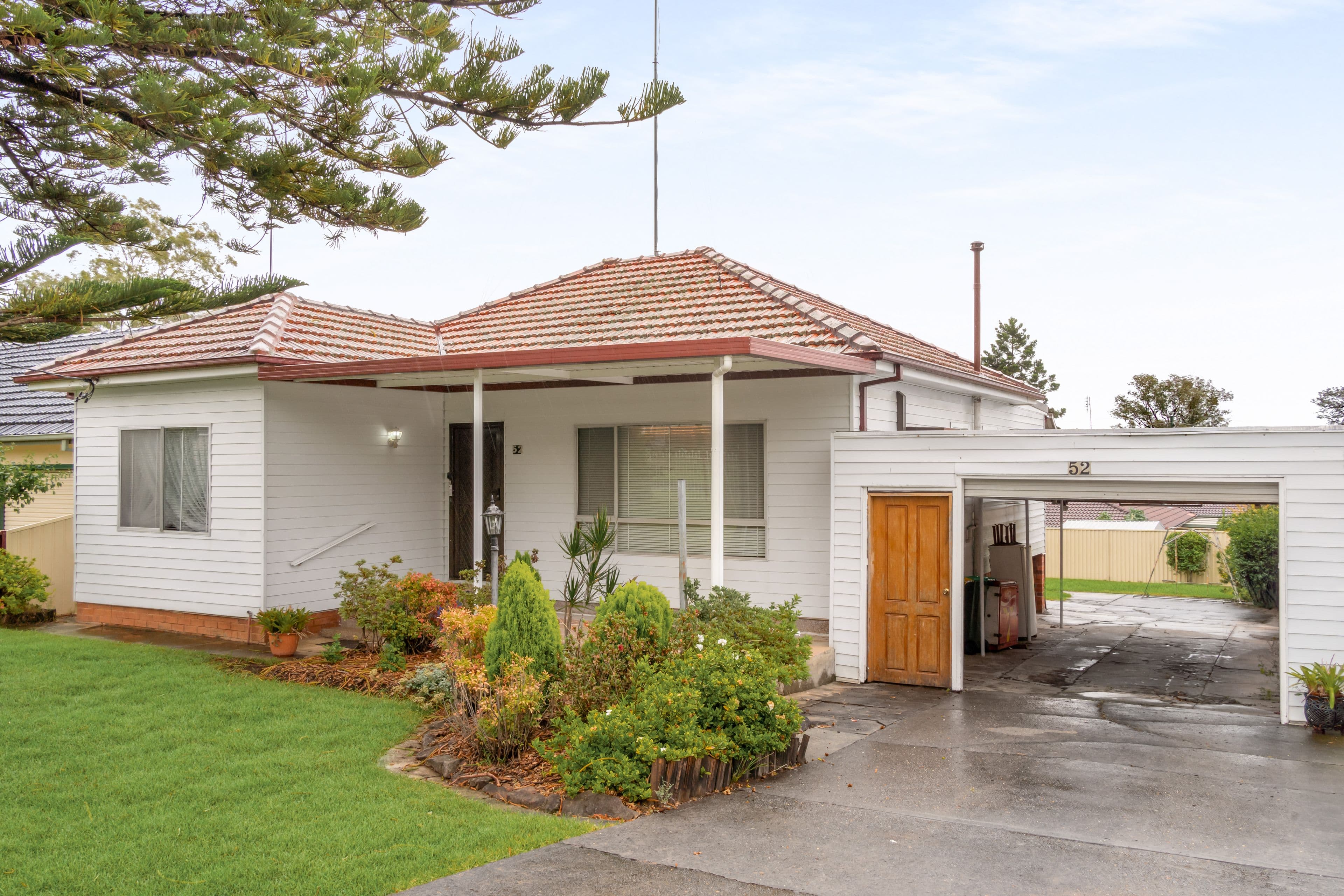 52 Farnsworth Avenue, Campbelltown NSW 2560, Campbelltown - Thumbnail 2