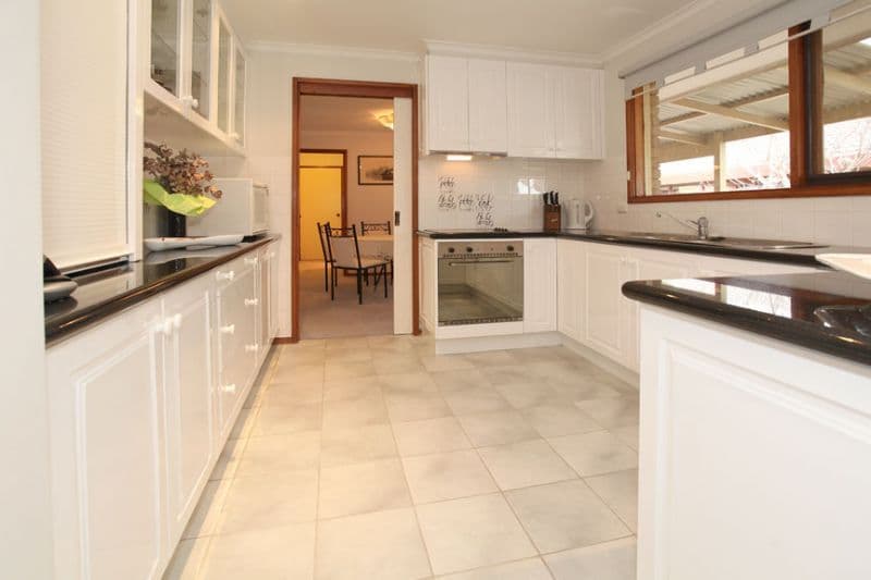 135 Whites Lane, WHEELERS HILL VIC 3150, Wheelers Hill - Thumbnail 2