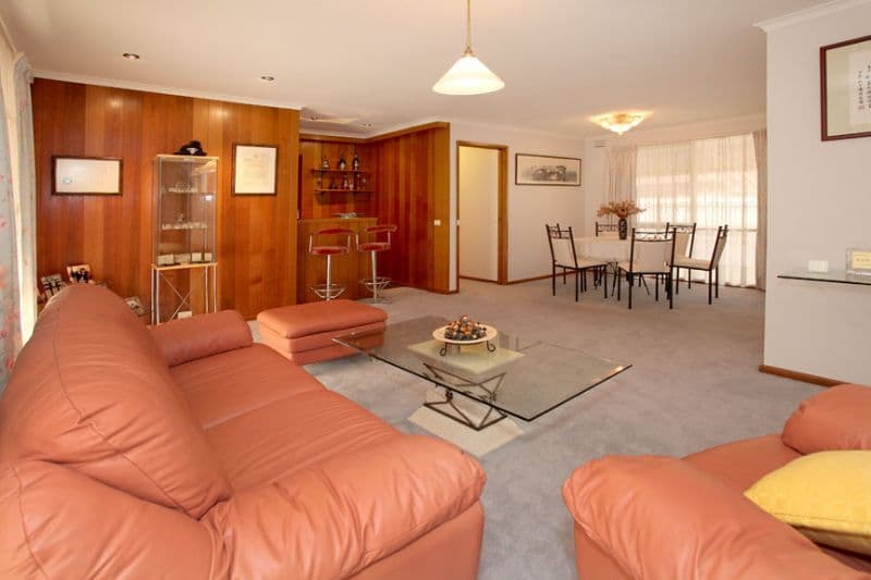 135 Whites Lane, WHEELERS HILL VIC 3150, Wheelers Hill - Thumbnail 3