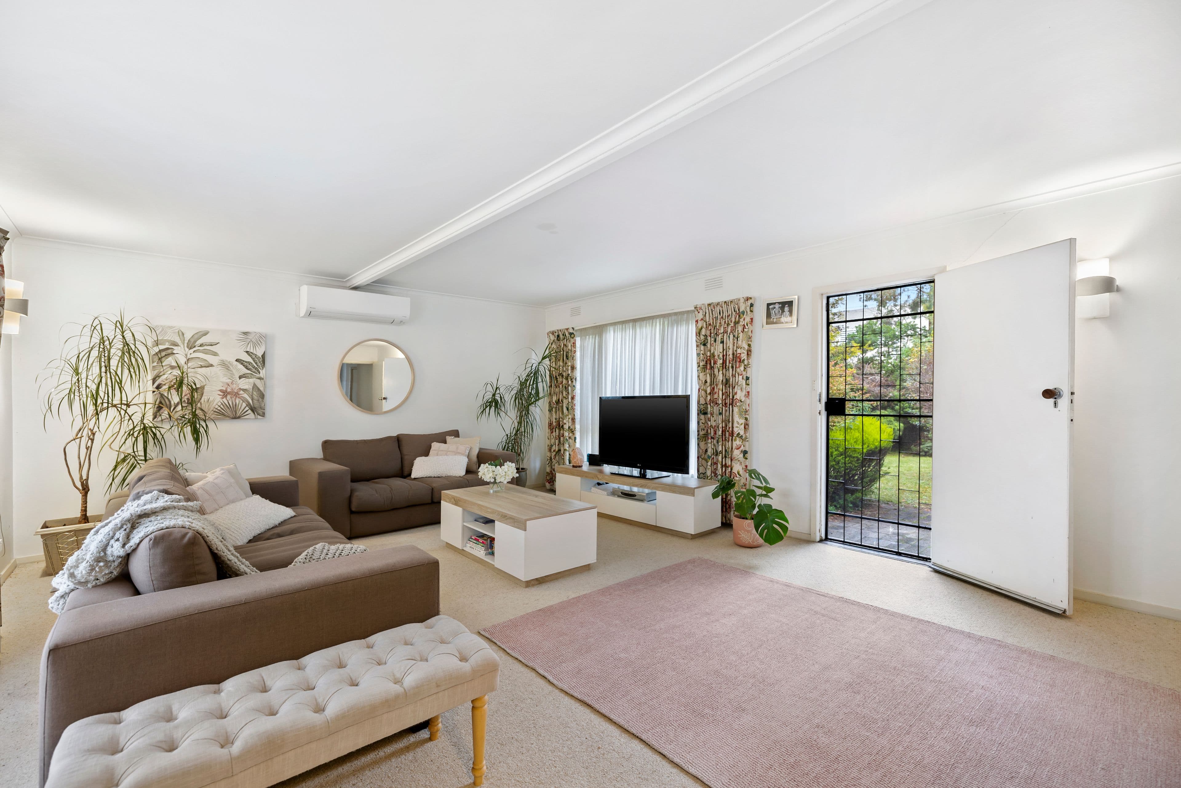 57 Gateshead Drive, Wantirna South VIC 3152, Wantirna South - Thumbnail 2