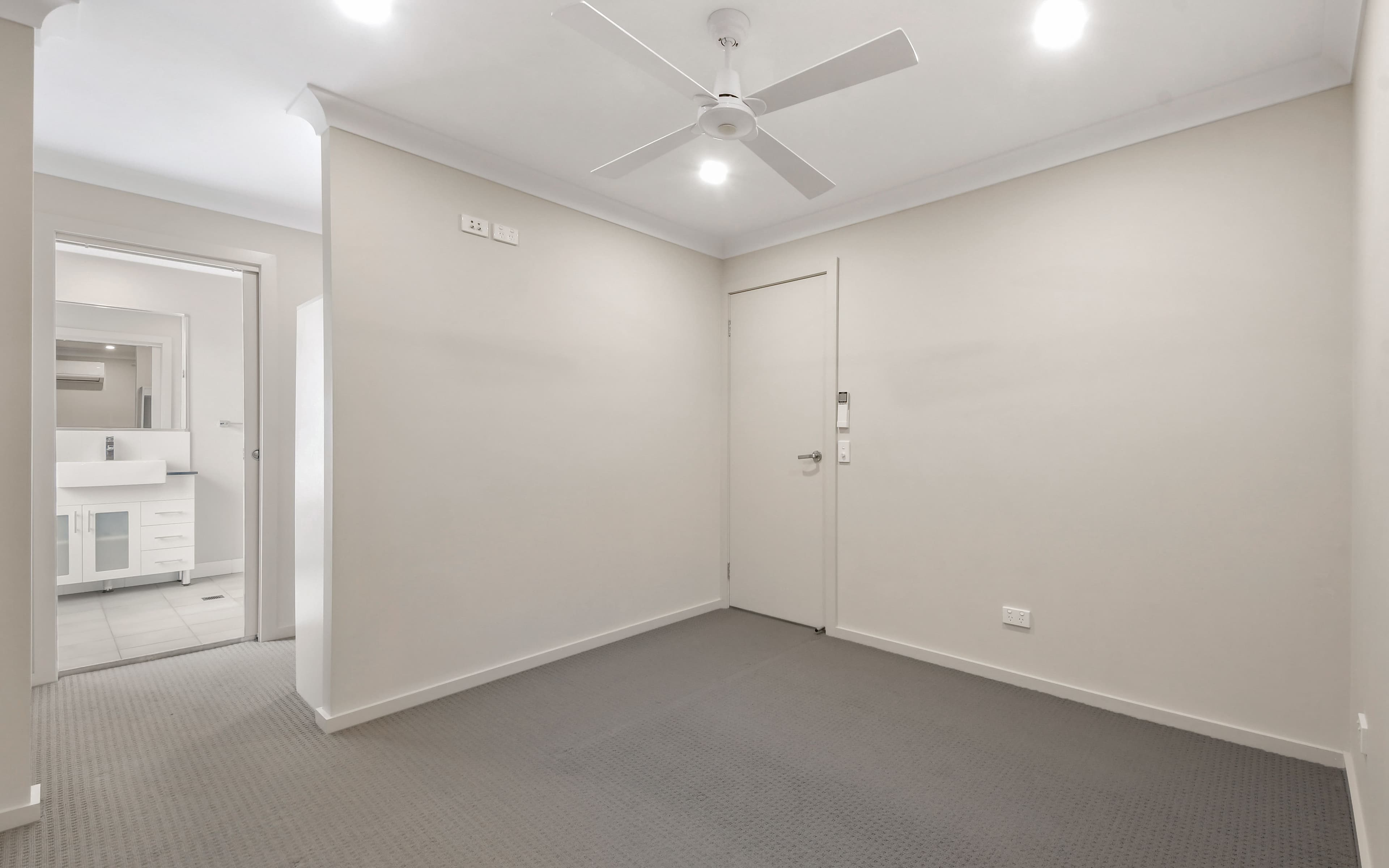28 Mellish Parade, Glenfield NSW 2167, Glenfield - Thumbnail 8