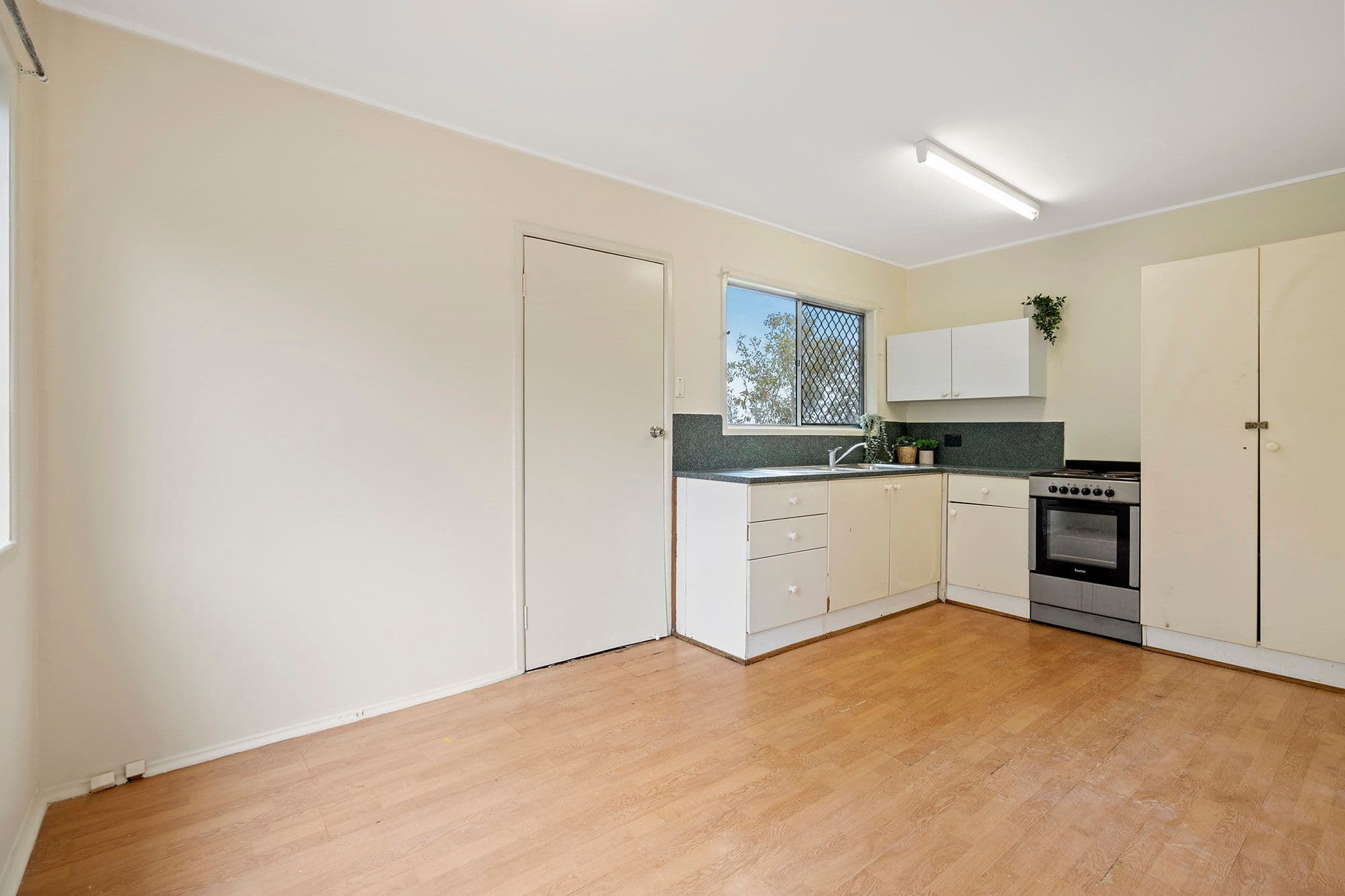25 Hill Street, Kingston QLD 4114, Kingston - Thumbnail 3