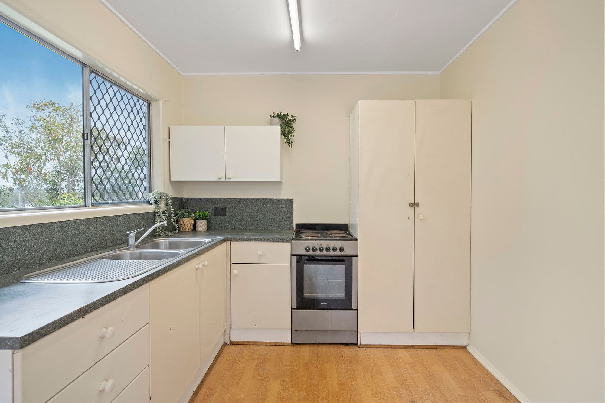 25 Hill Street, Kingston QLD 4114, Kingston - Thumbnail 4