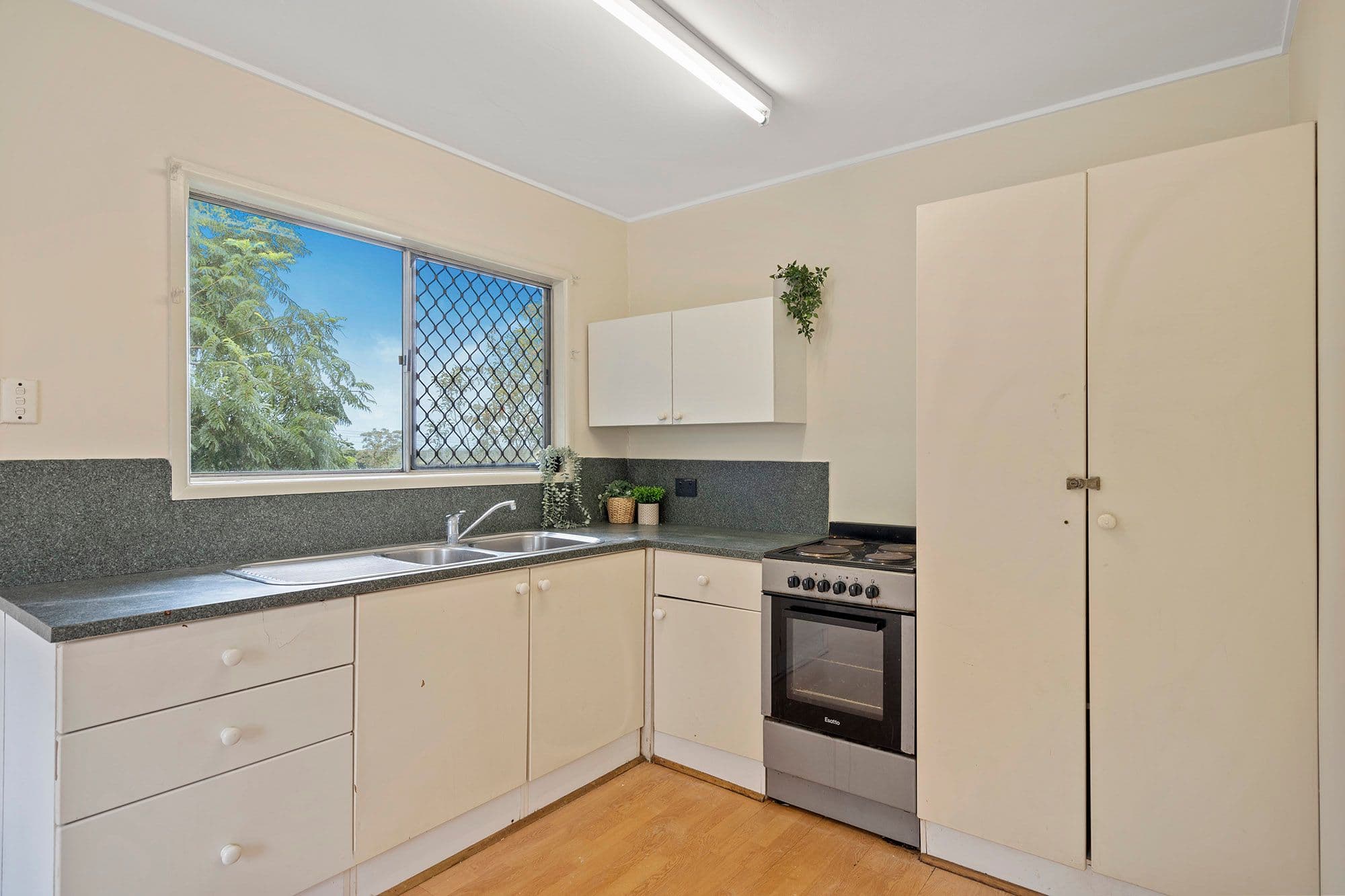 25 Hill Street, Kingston QLD 4114, Kingston - Thumbnail 5