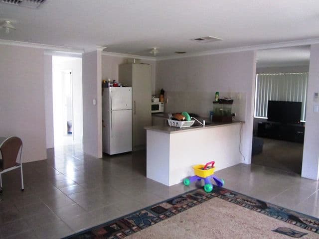 7 Kalbarri Crescent, BERTRAM WA 6167, Bertram - Thumbnail 2