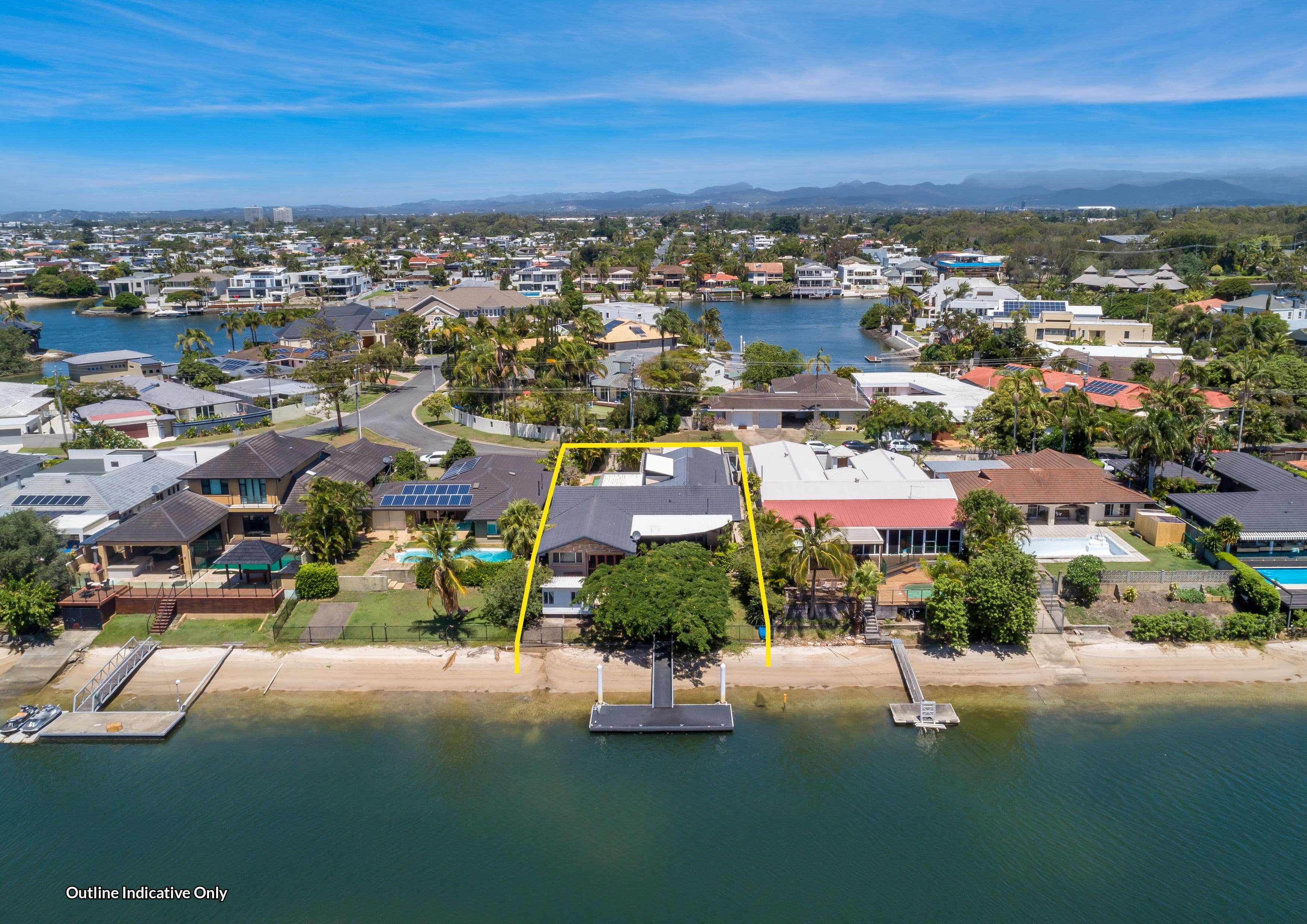 33 Rapallo Avenue, Isle Of Capri QLD 4217, Isle Of Capri - Thumbnail 2