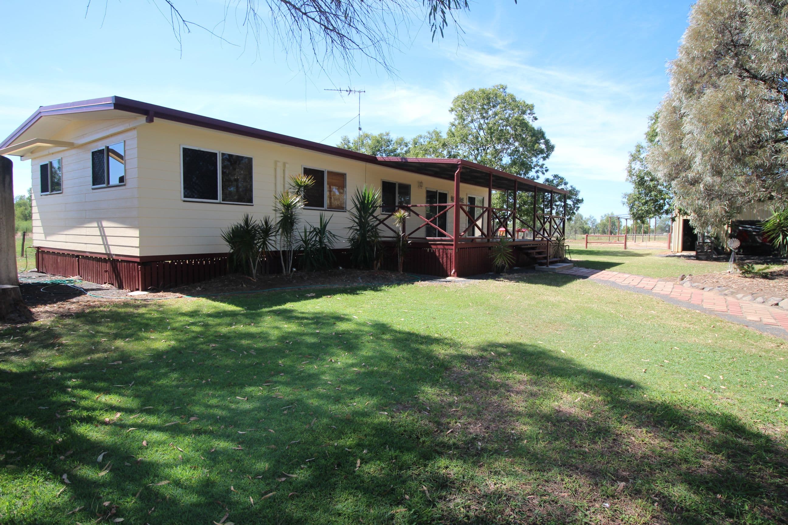 260 Opal Street, Emerald QLD 4720, Emerald - Image 1