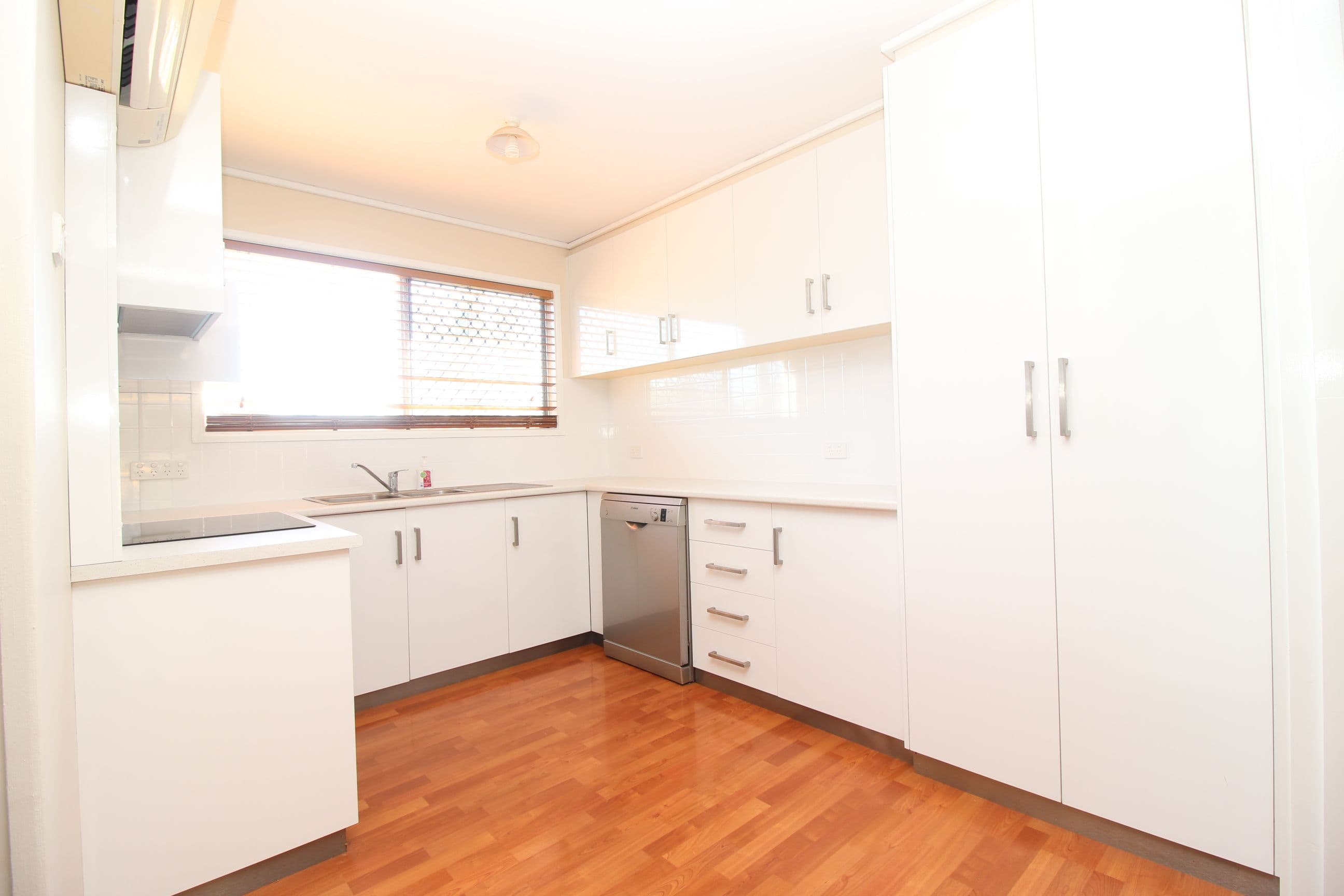 260 Opal Street, Emerald QLD 4720, Emerald - Thumbnail 7