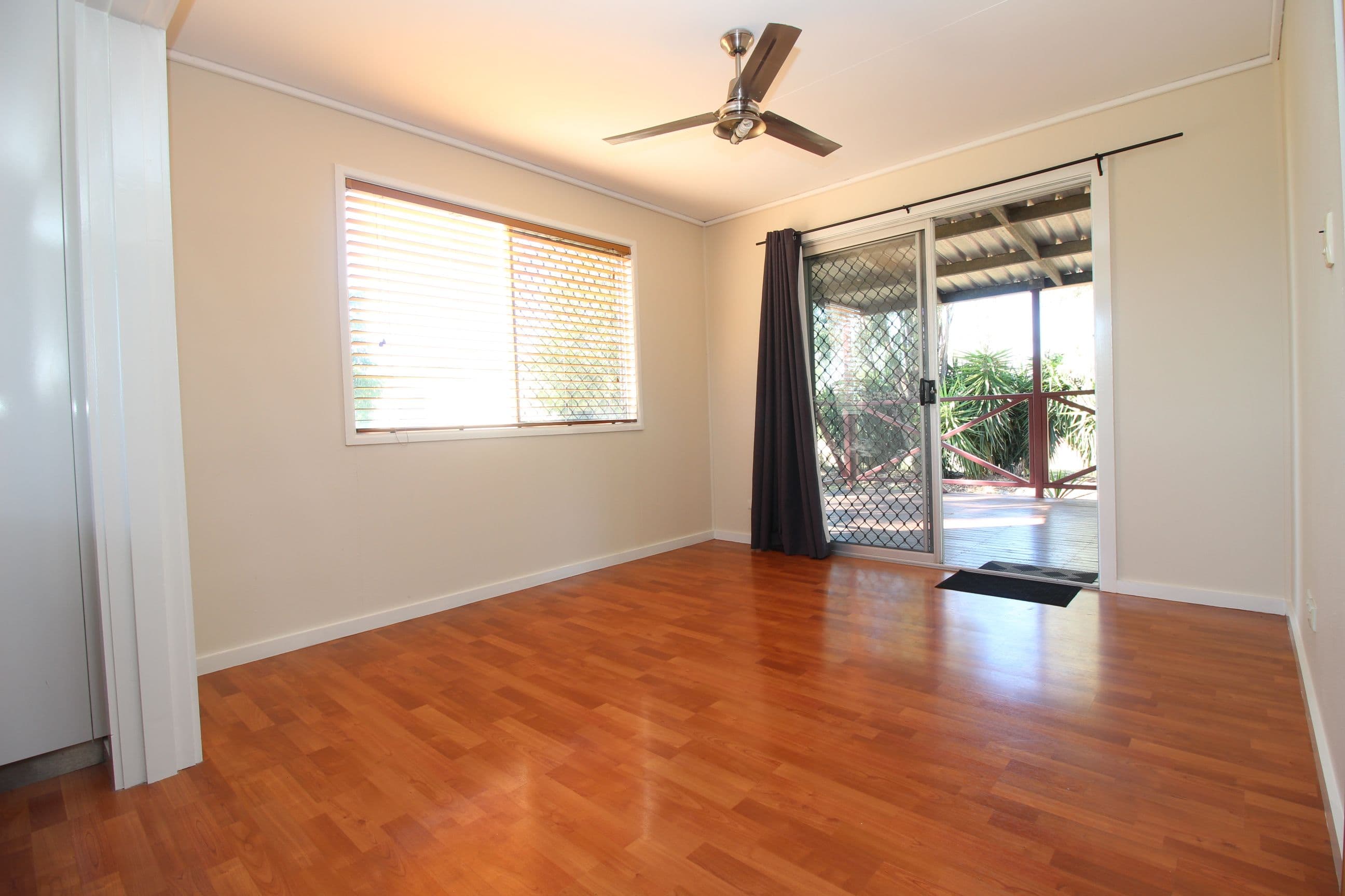 260 Opal Street, Emerald QLD 4720, Emerald - Thumbnail 8