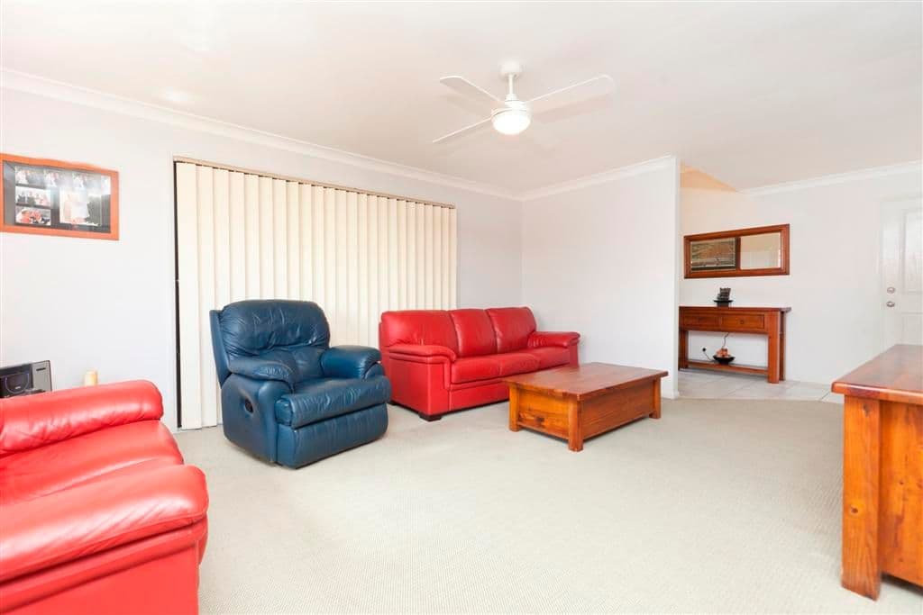 7 Manor Crescent, WAKERLEY QLD 4154, Wakerley - Thumbnail 2