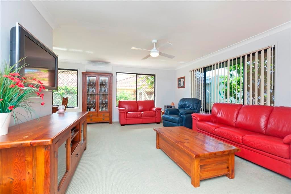 7 Manor Crescent, WAKERLEY QLD 4154, Wakerley - Thumbnail 3