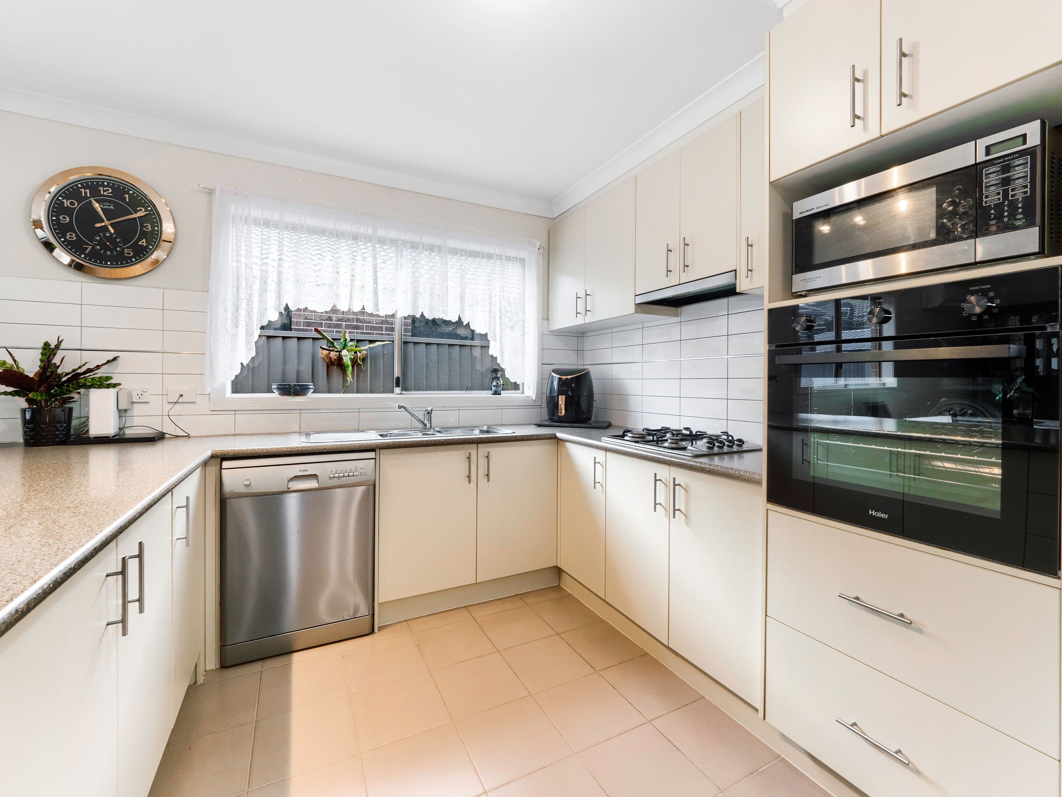 91 Broad Oak Drive, Cranbourne East VIC 3977, Cranbourne East - Thumbnail 3