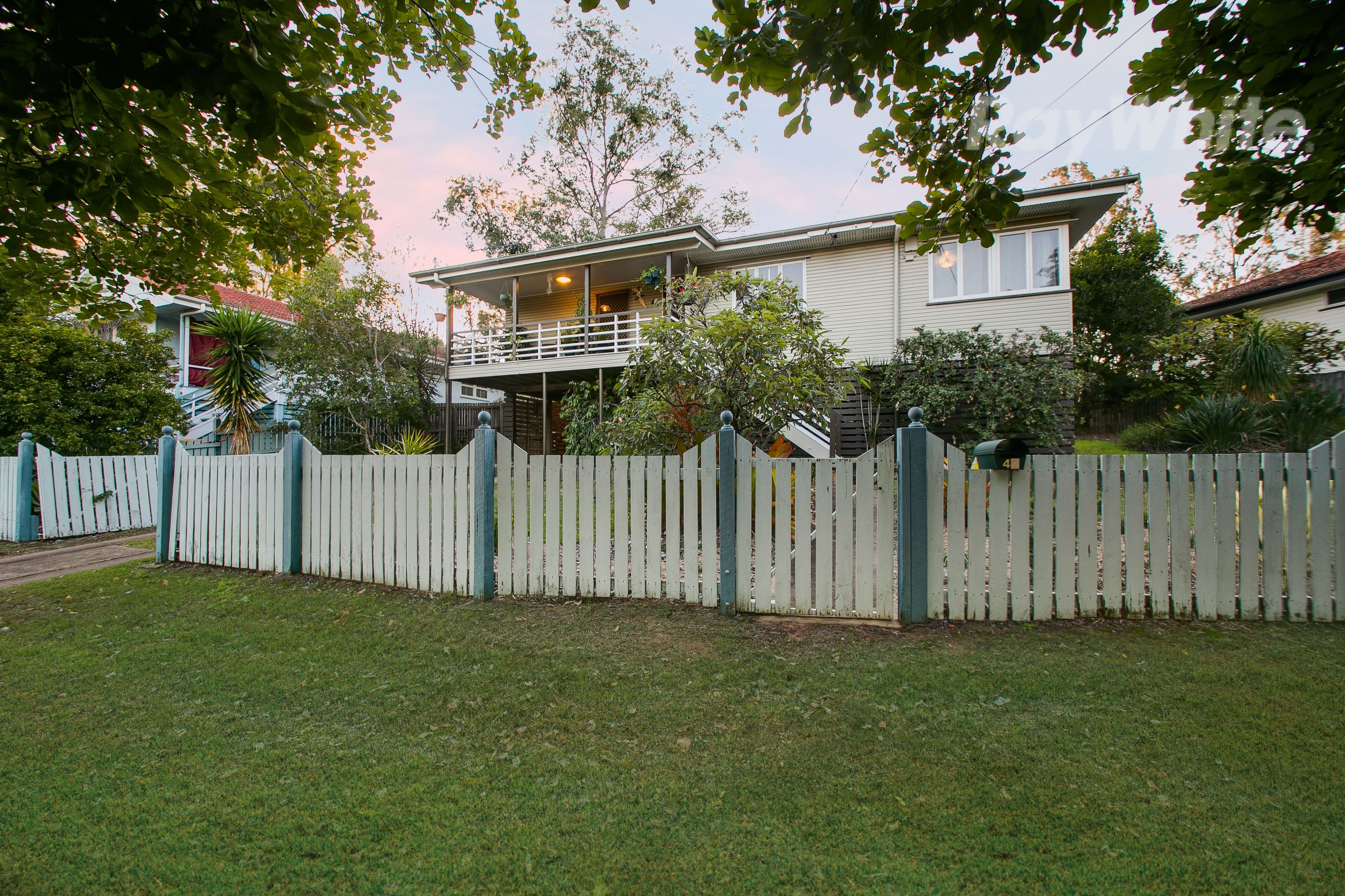 42 Wentworth Street, Leichhardt QLD 4305, Leichhardt - Thumbnail 2