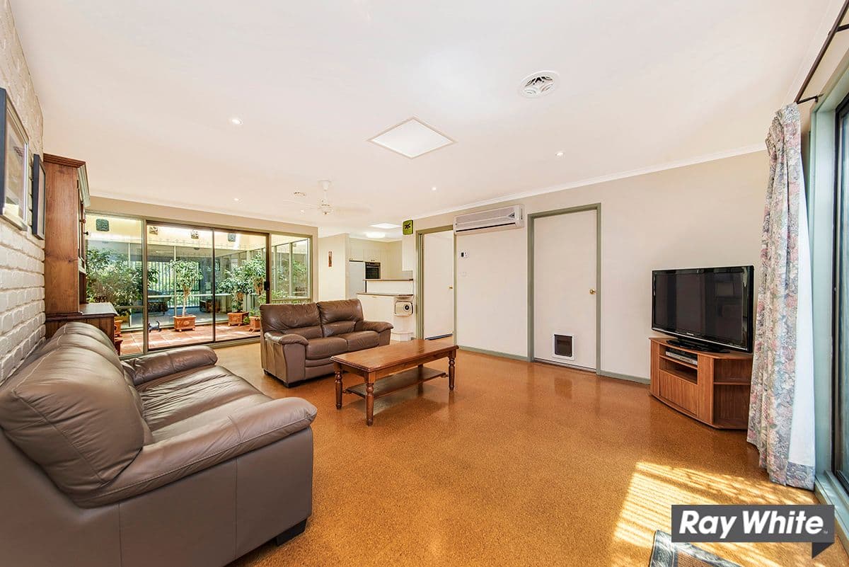440 Bugden Avenue, Fadden ACT 2904, Fadden - Thumbnail 4