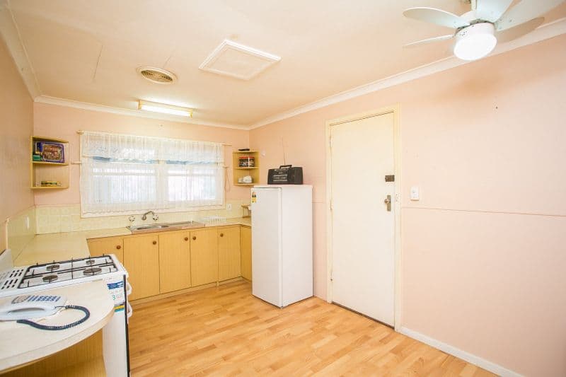 Units 1, 2 and 3, 12 Adams Street, WENTWORTH NSW 2648, Wentworth Property Image - Thumbnail 7