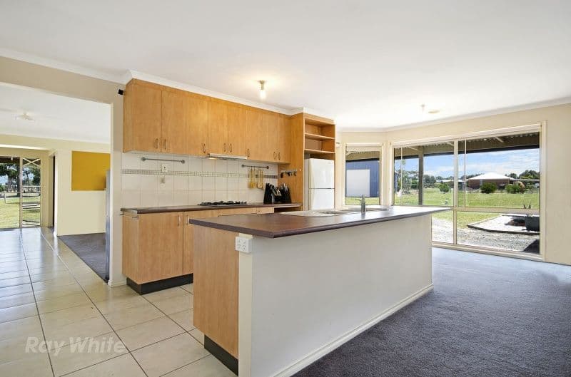 43 Yverdon Drive, BANNOCKBURN VIC 3331, Bannockburn - Thumbnail 2