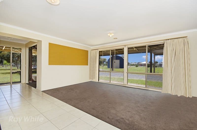 43 Yverdon Drive, BANNOCKBURN VIC 3331, Bannockburn - Thumbnail 4