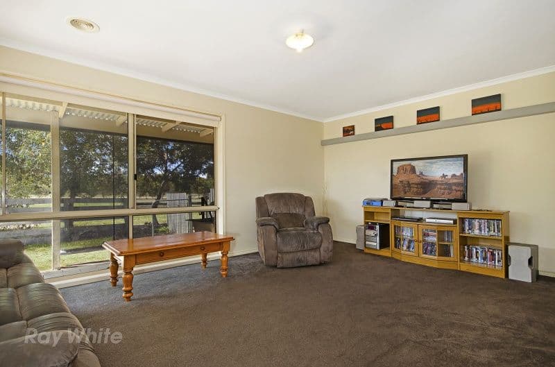 43 Yverdon Drive, BANNOCKBURN VIC 3331, Bannockburn - Thumbnail 6