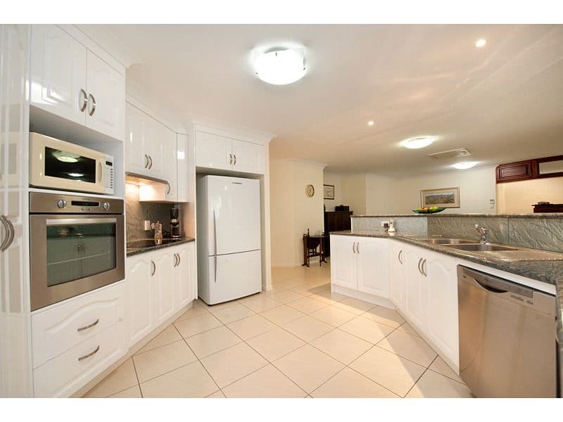 5 Emily Court, NORMAN GARDENS QLD 4701, Norman Gardens - Thumbnail 2
