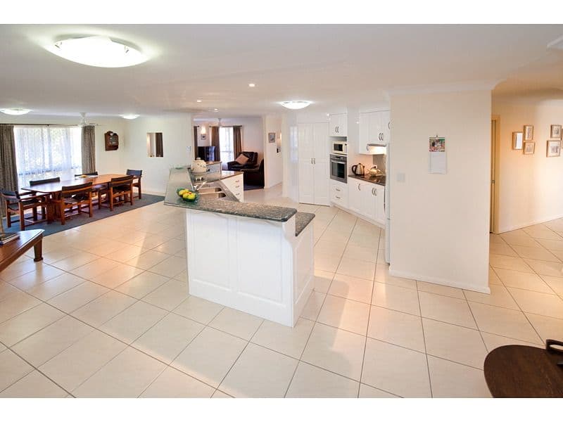 5 Emily Court, NORMAN GARDENS QLD 4701, Norman Gardens - Thumbnail 4