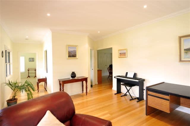 16 Traveston Court, PRESTON QLD 4352, Preston - Thumbnail 3