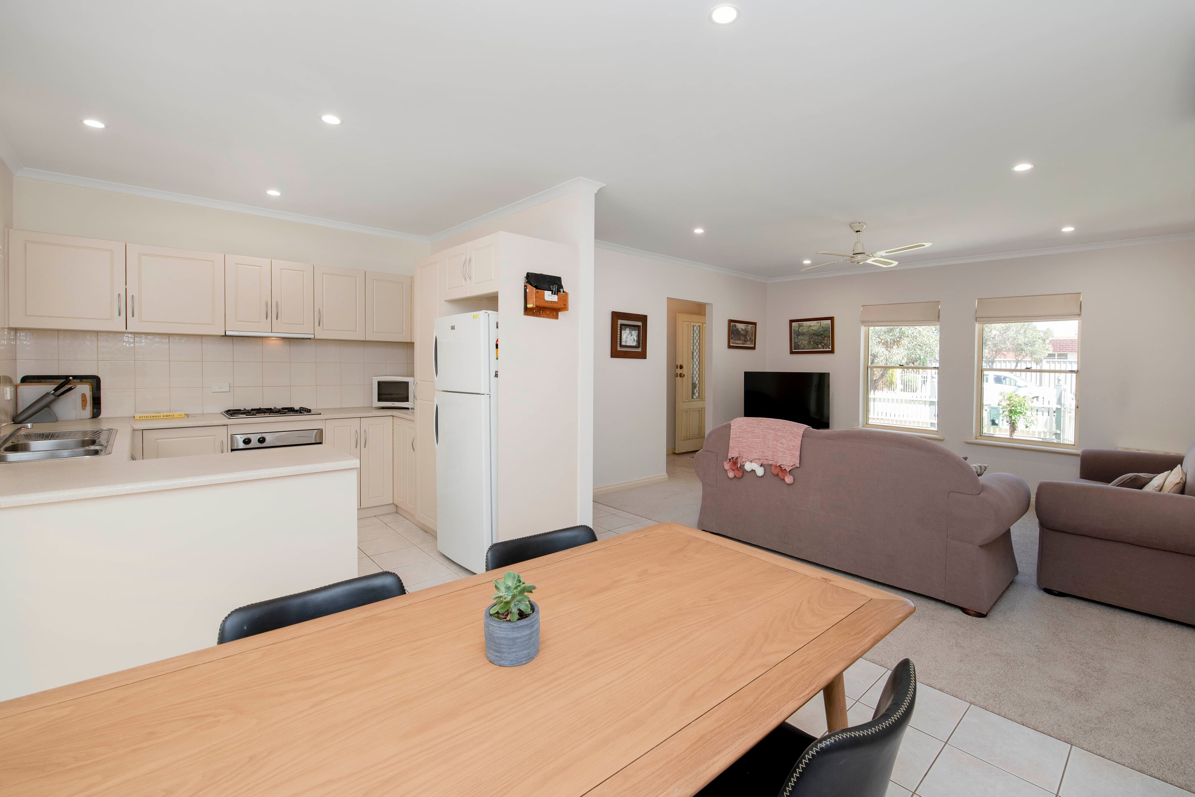 37 Davies Avenue, Tranmere SA 5073, Tranmere - Thumbnail 4