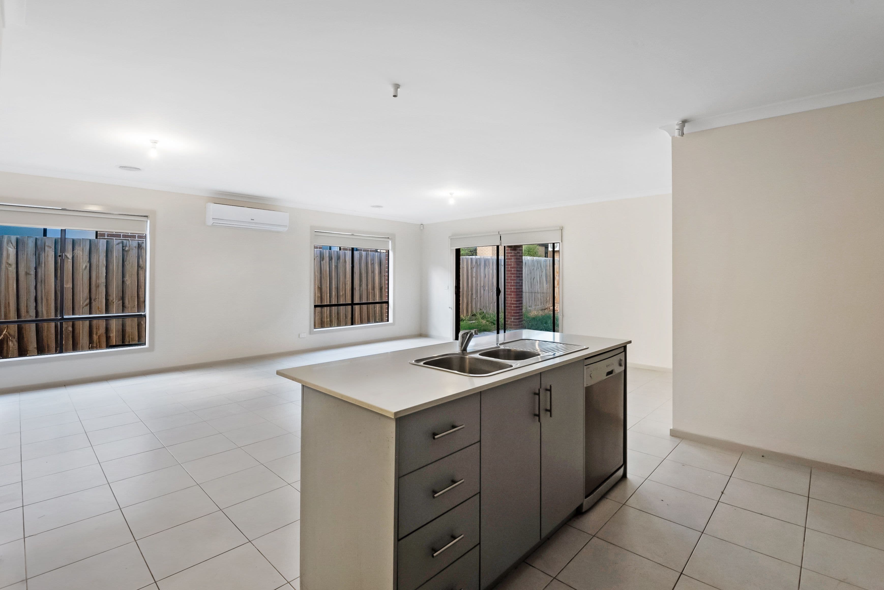 14 Nissoria Avenue, Mernda VIC 3754, Mernda - Thumbnail 4