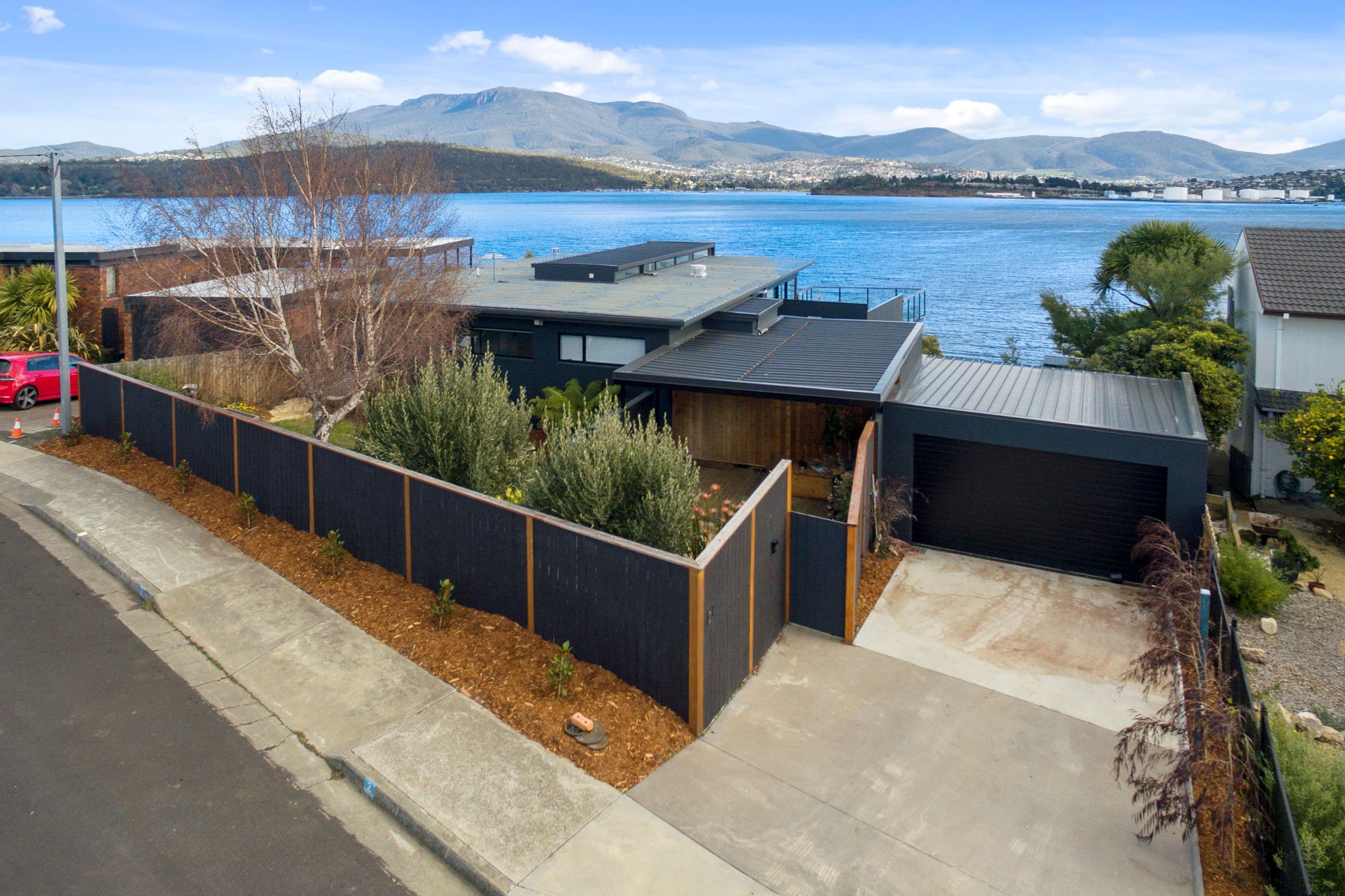 2 Lanrick Court, Lindisfarne TAS 7015, Lindisfarne - Thumbnail 2