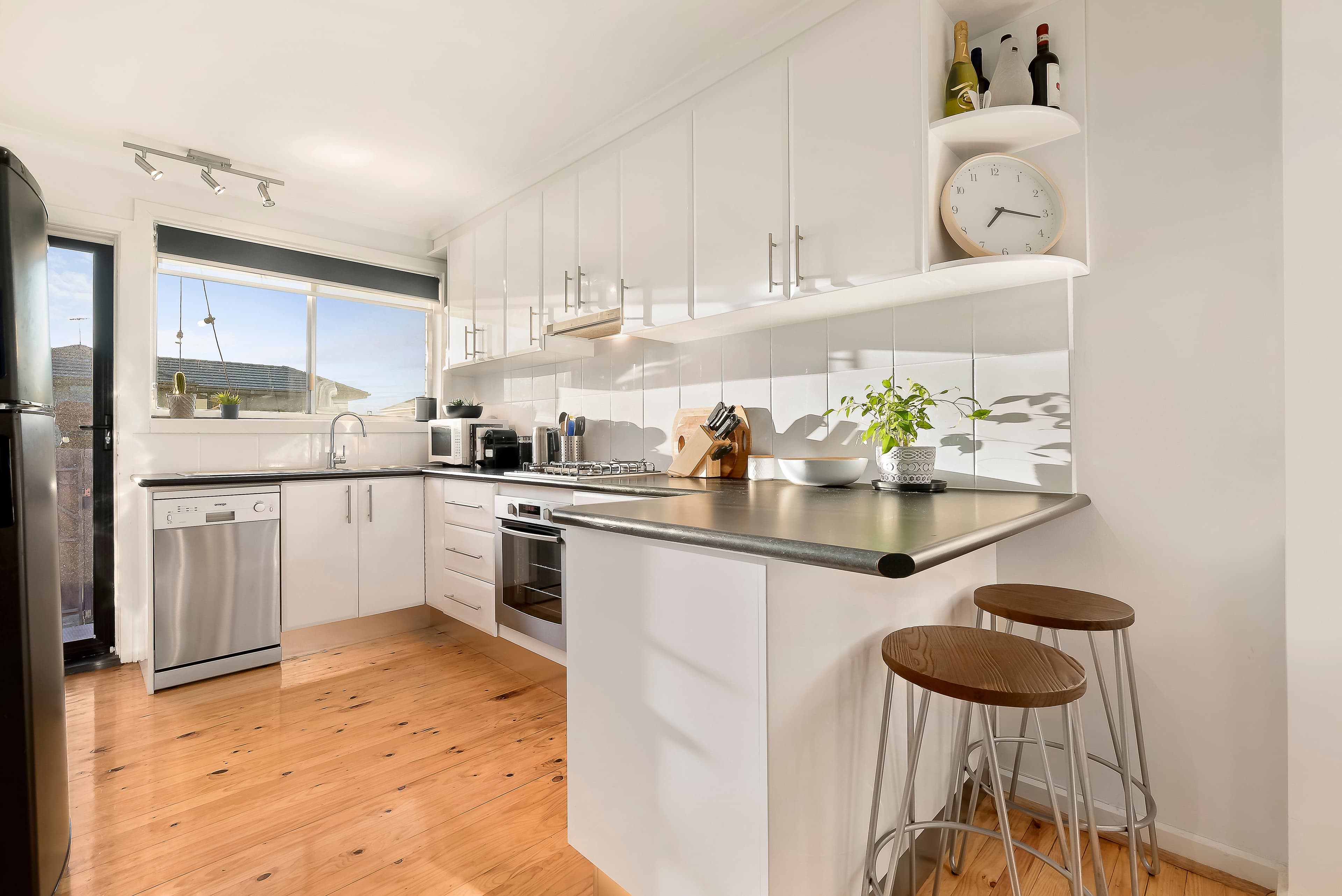 1 Adrienne Crescent, Mount Waverley VIC 3149, Mount Waverley - Thumbnail 4