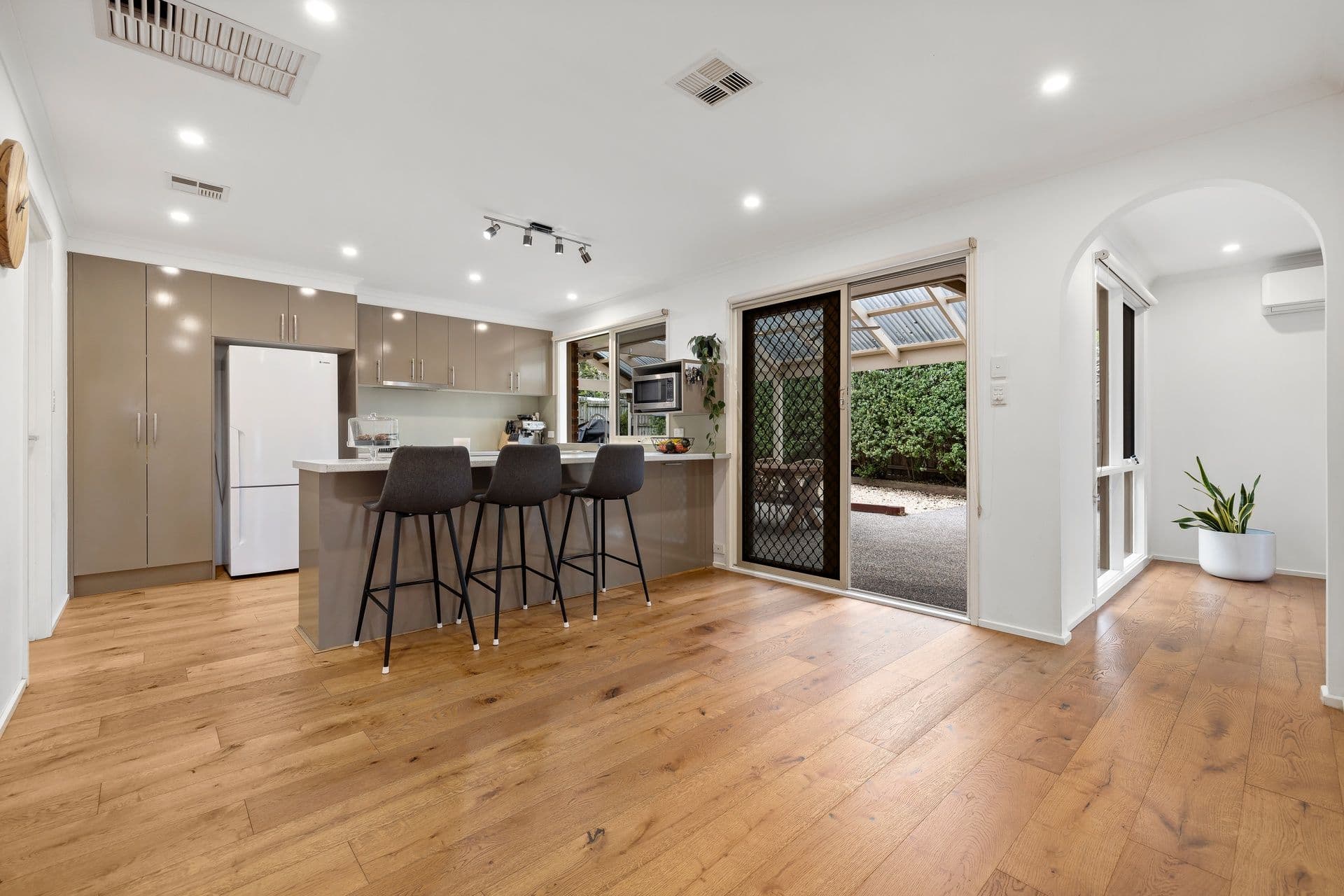 30 Coolabah Grove, Berwick VIC 3806, Berwick - Thumbnail 3
